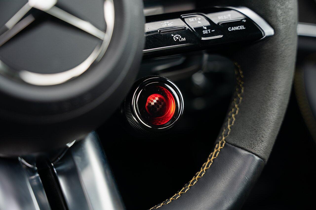 Mercedes-Benz E-Class view 51