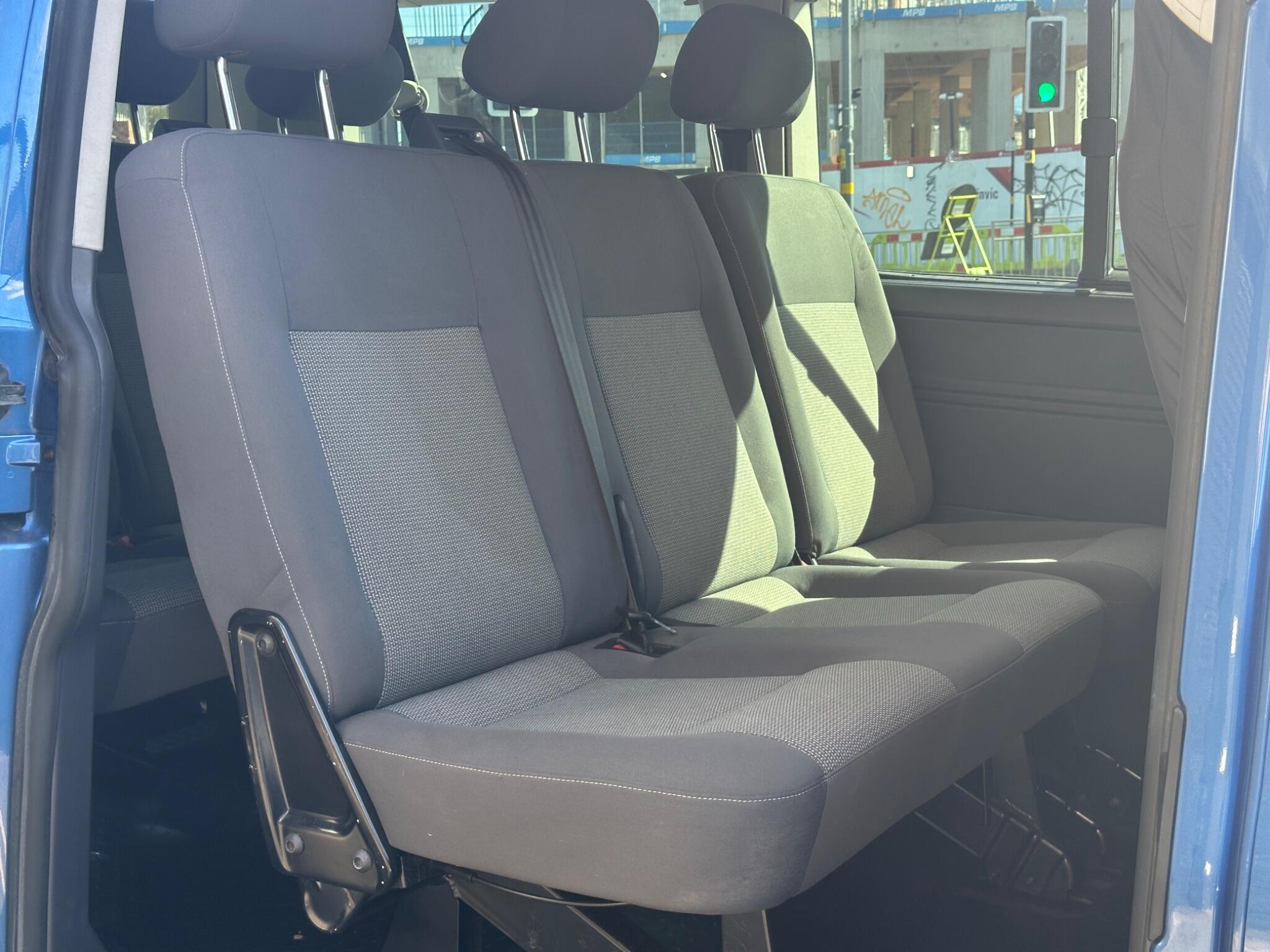 Volkswagen Transporter view 25