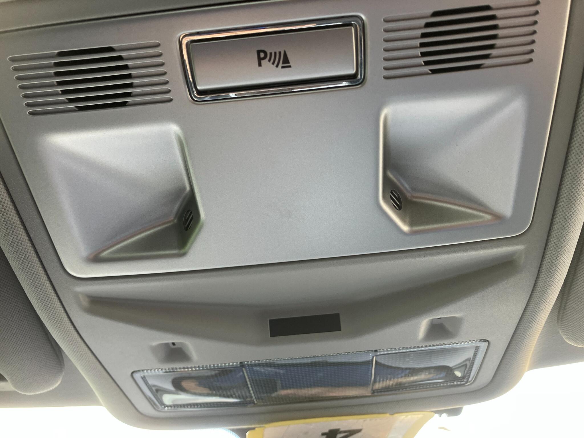 Jaguar XF view 23