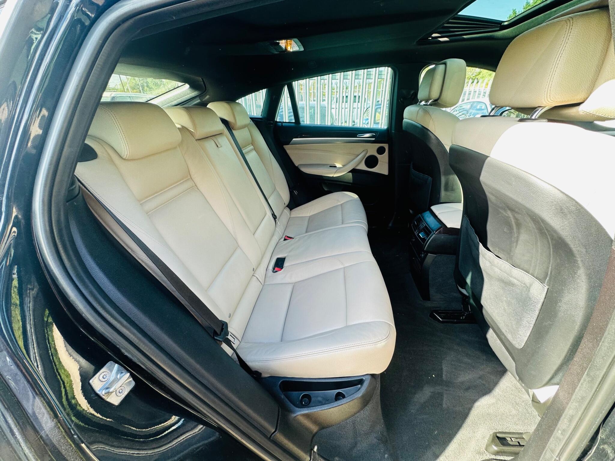 BMW X6 view 59