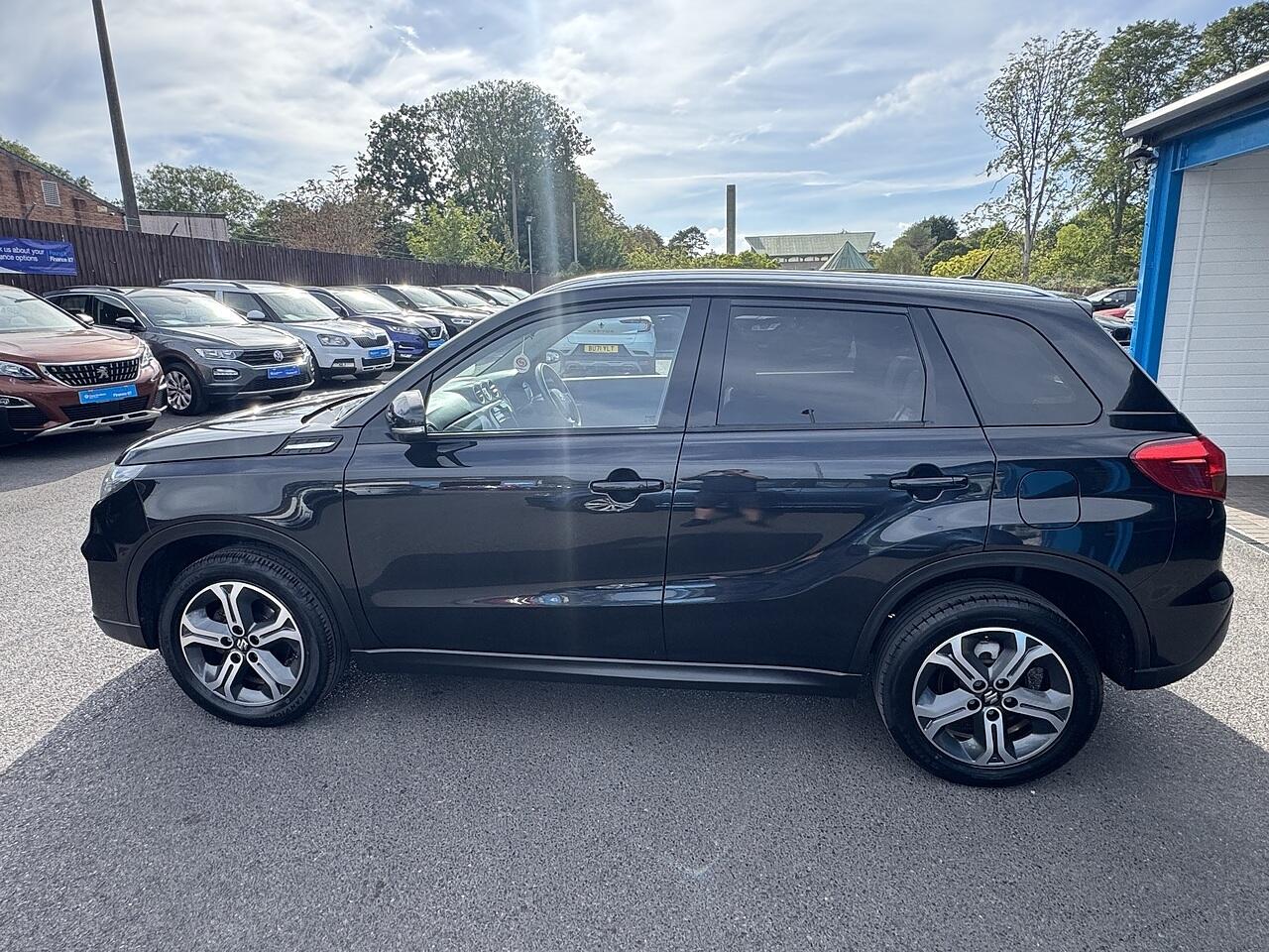 Suzuki Vitara view 9