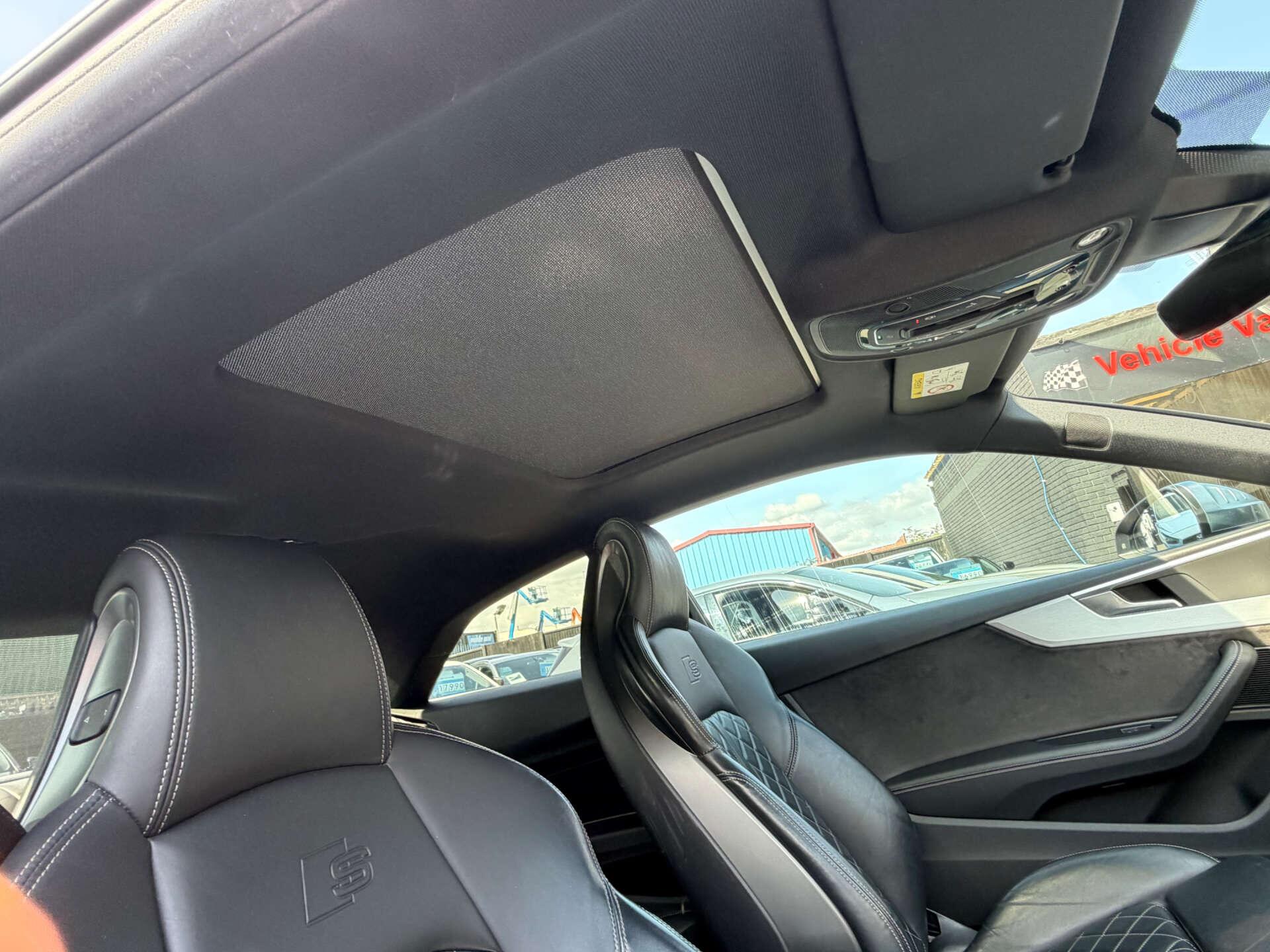 Audi S5 view 32