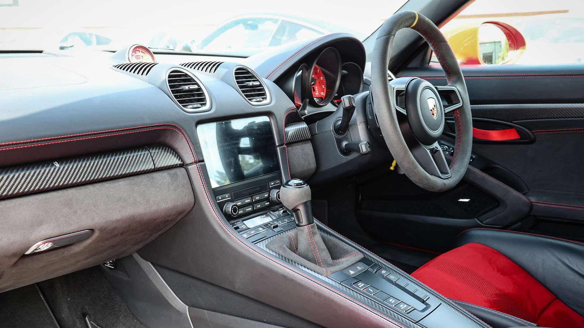 Porsche 718 Spyder view 5