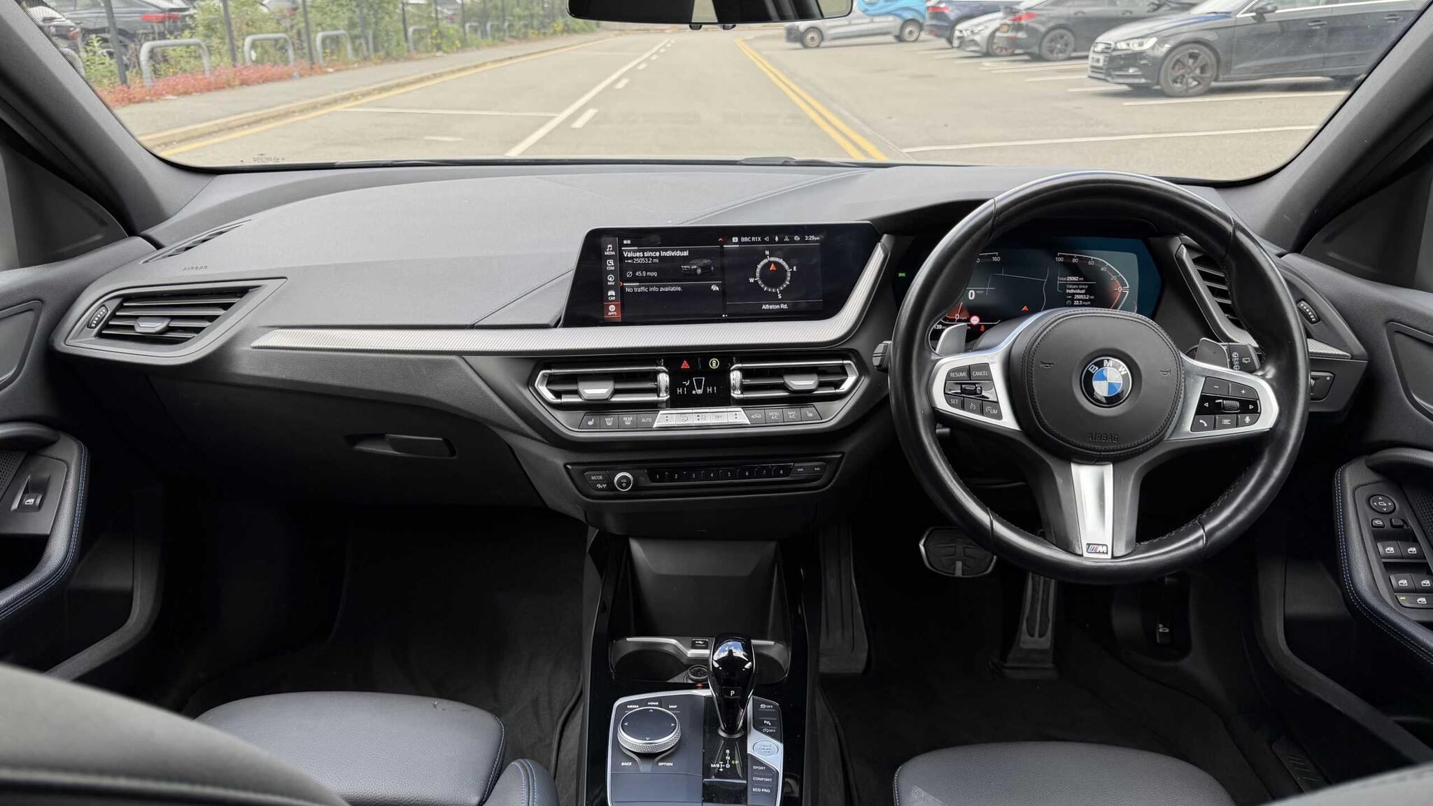 BMW 1 Series view 4