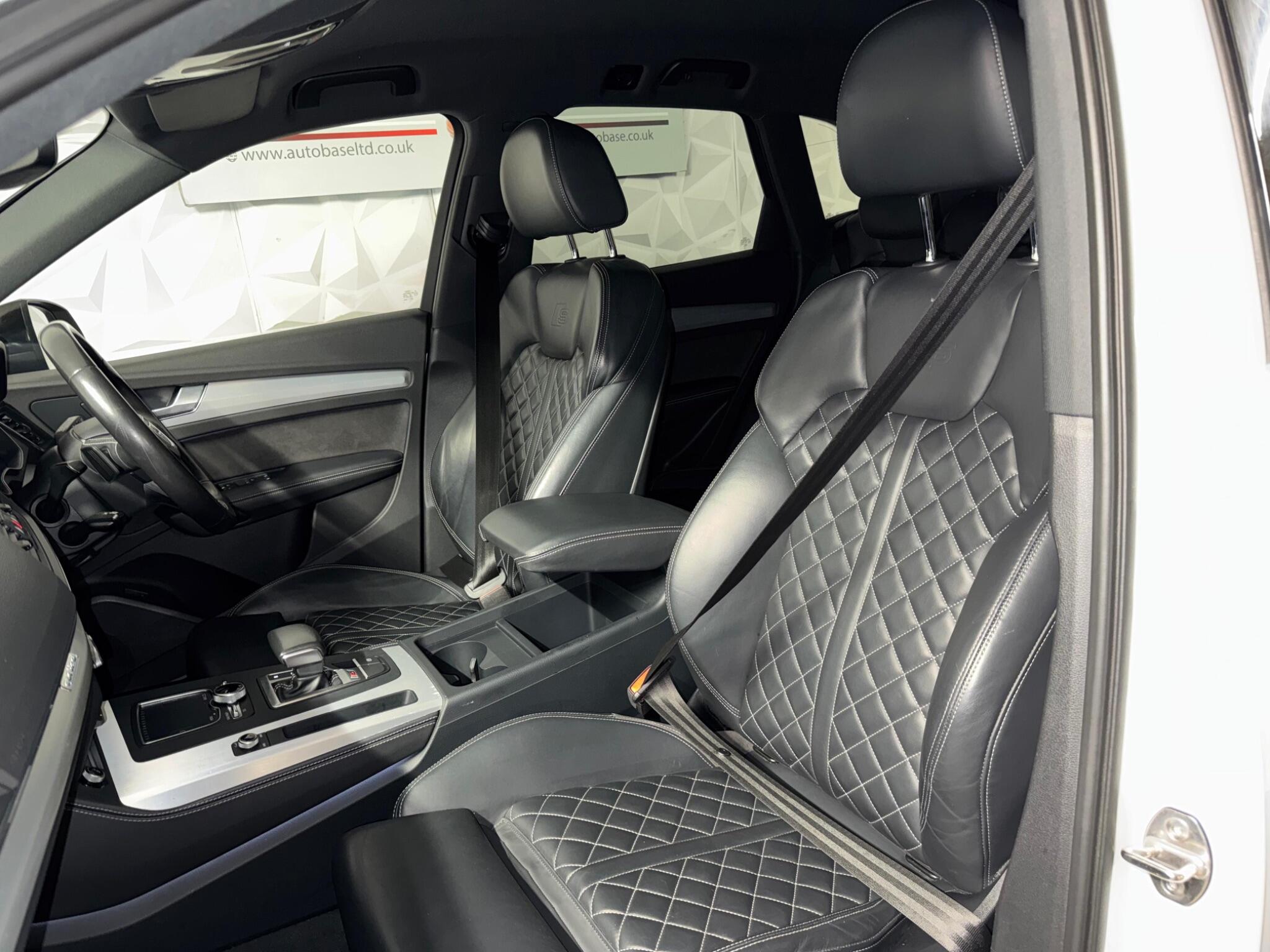 Audi SQ5 view 21