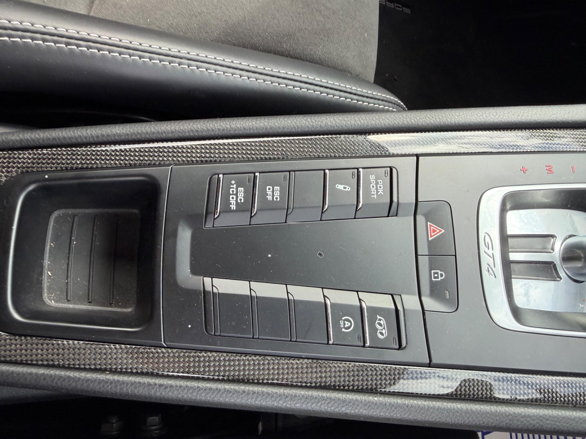 Porsche Cayman view 16