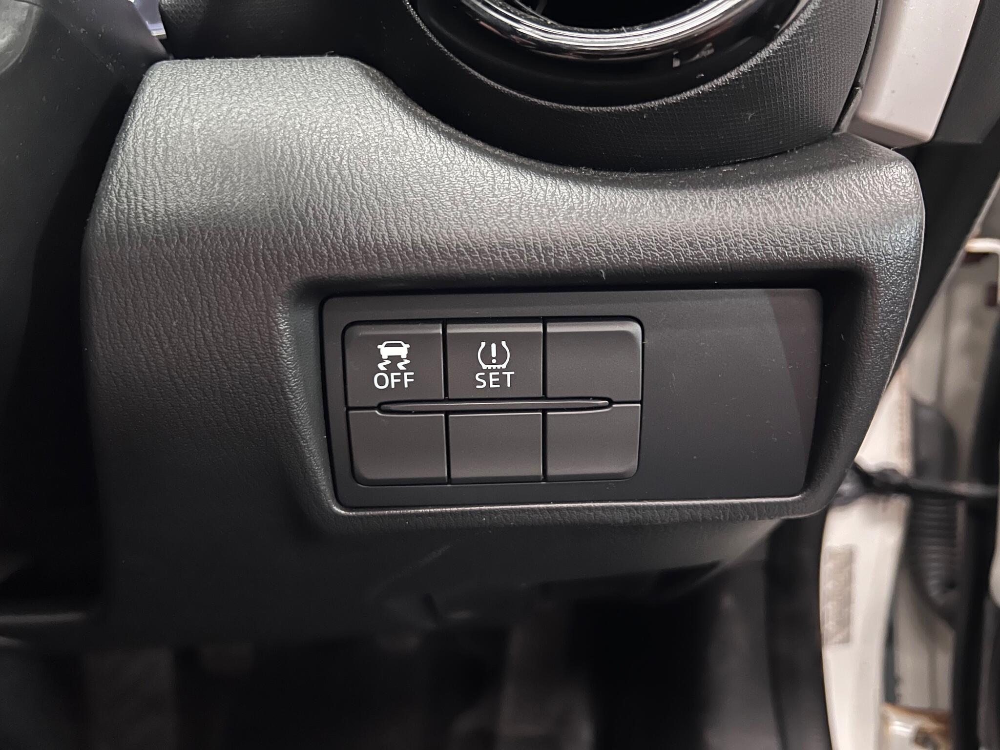 Mazda MX-5 view 35