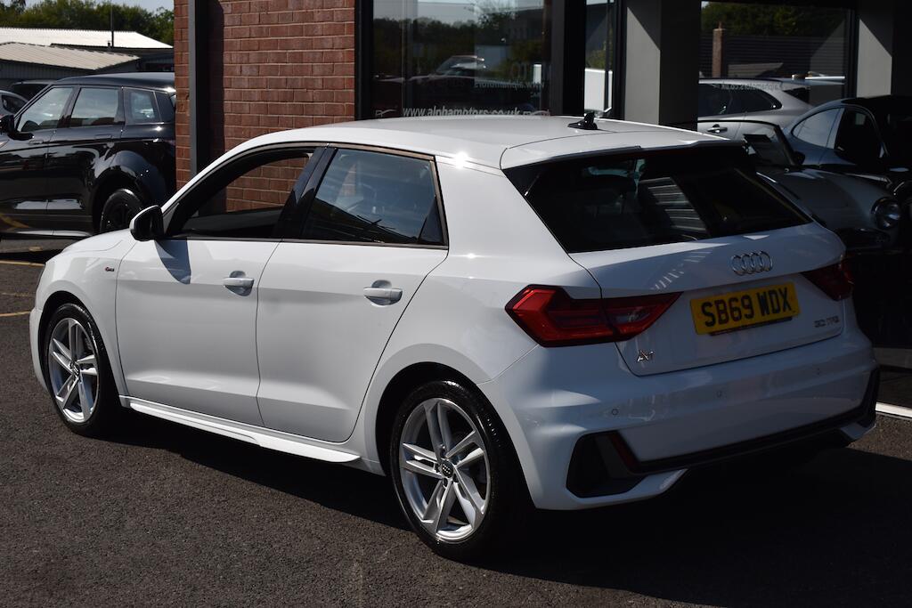 Audi A1 view 20