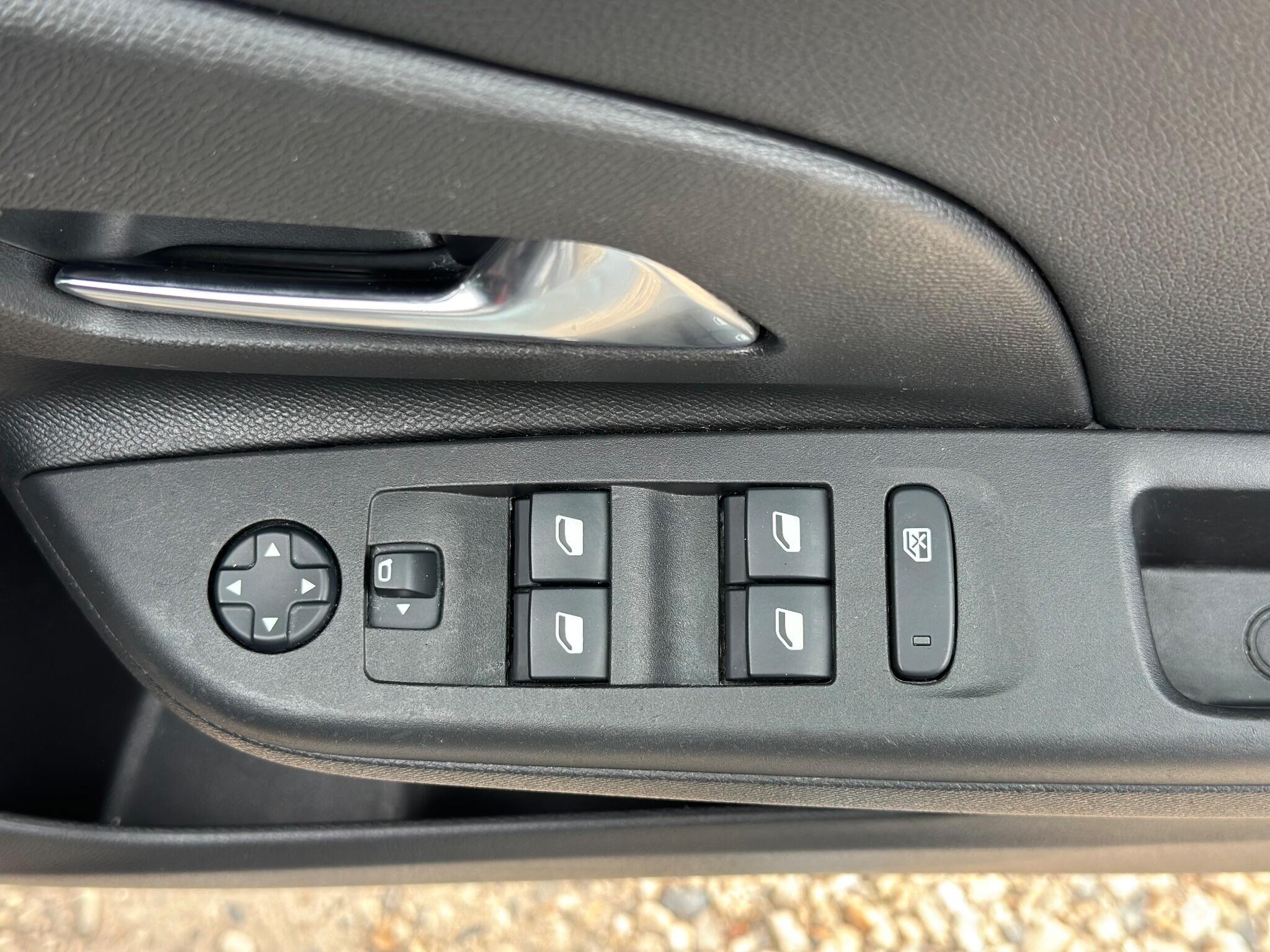 Vauxhall Corsa view 59