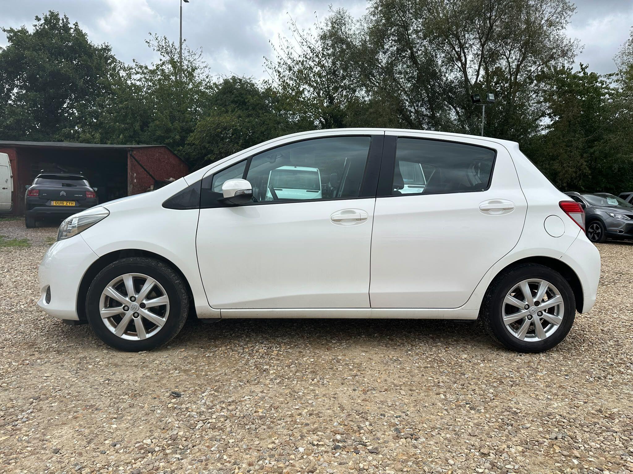Toyota Yaris view 6