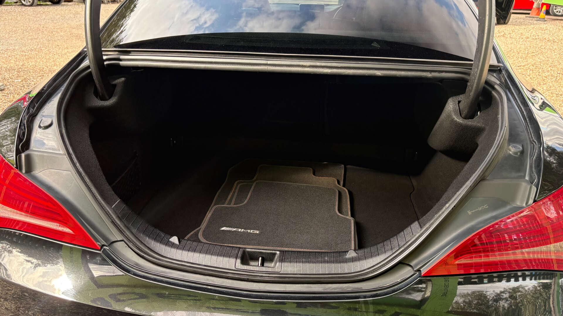 Mercedes-Benz Cla view 38