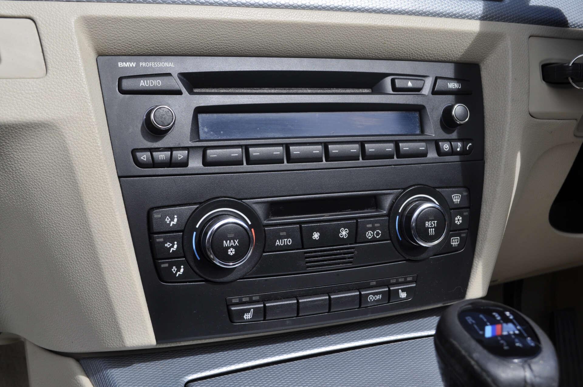BMW 3 Series view 16