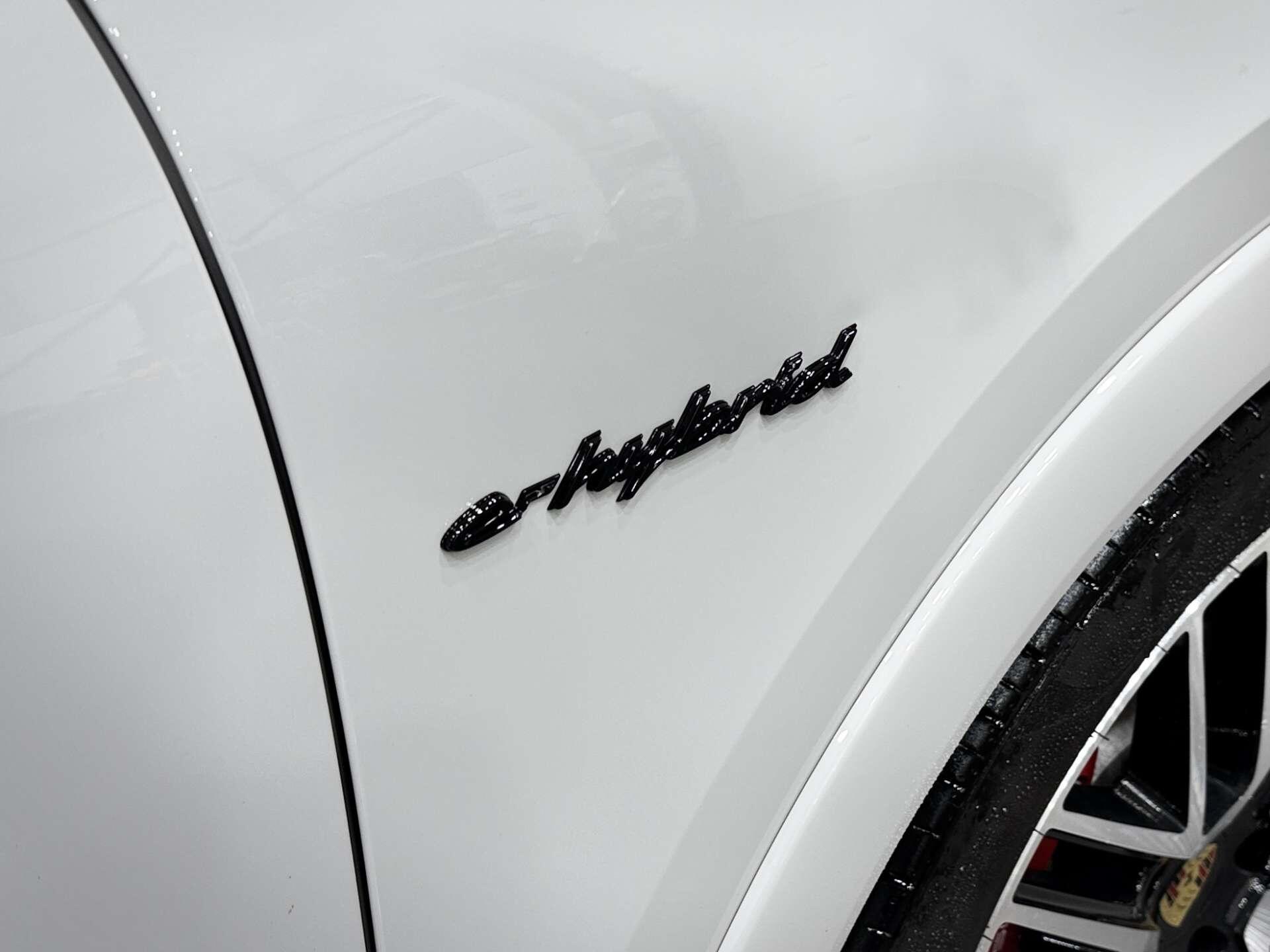 Porsche Cayenne view 35