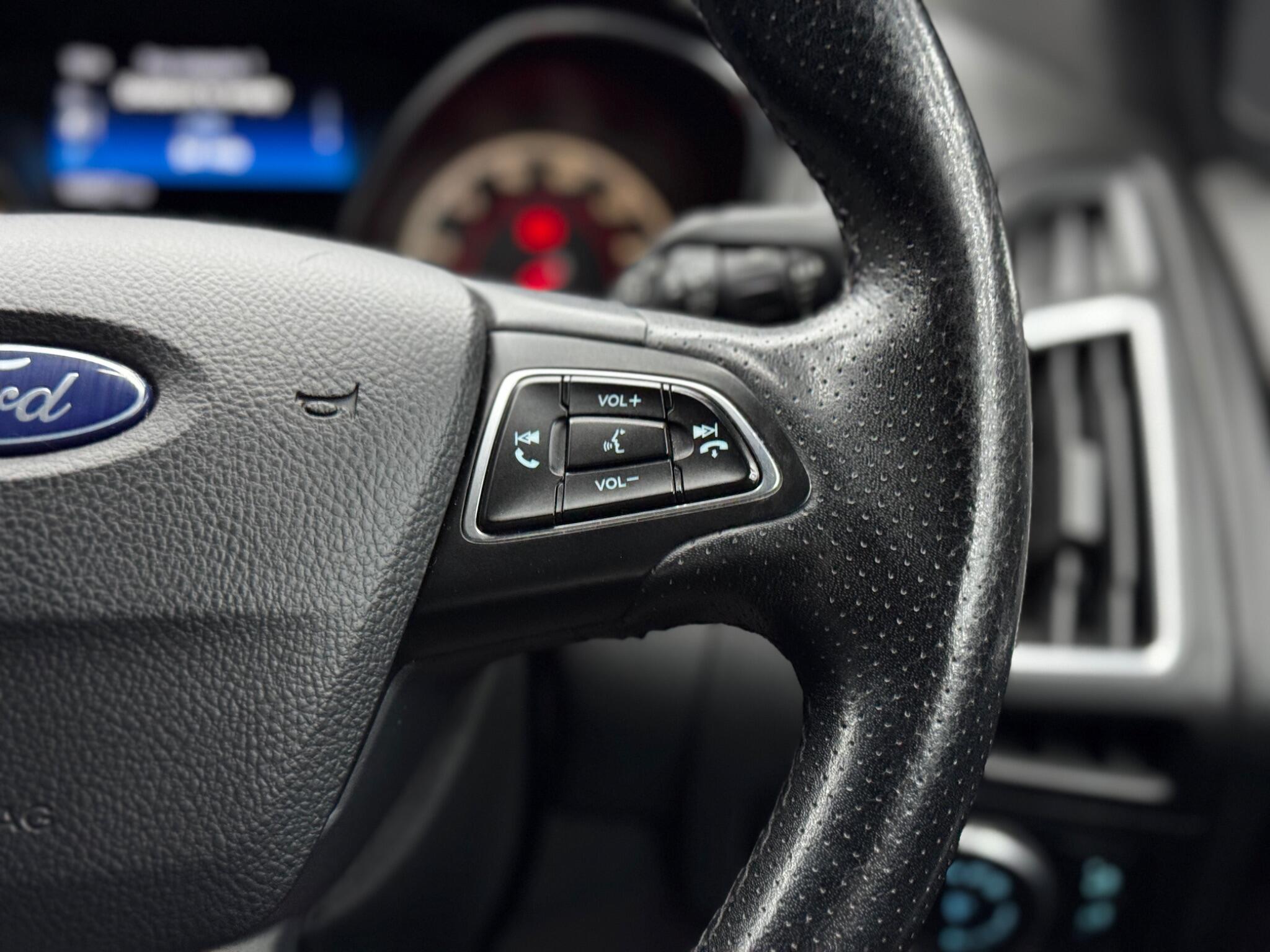 Ford Focus view 21