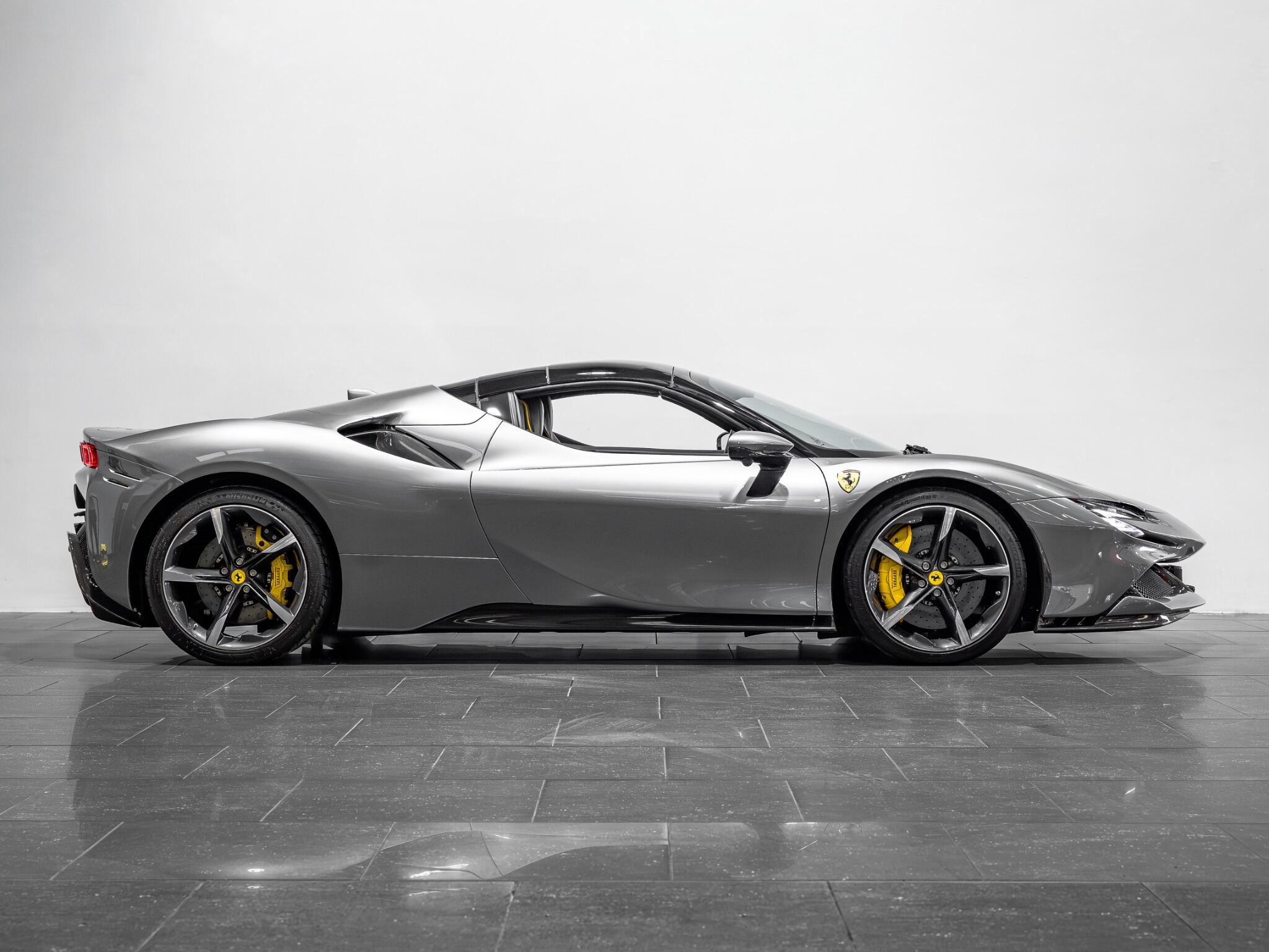 Ferrari SF90 Stradale view 8