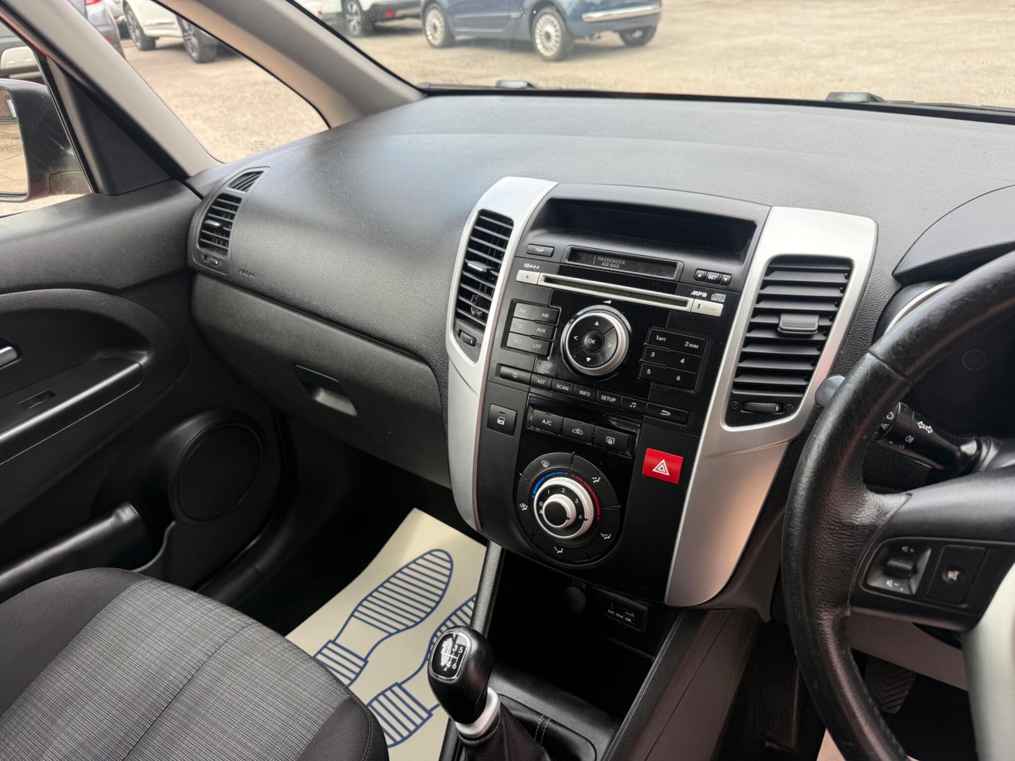 Kia Venga view 12