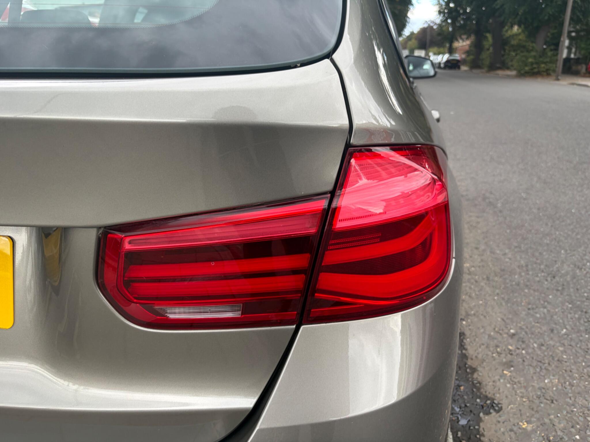 BMW 3 Series view 25