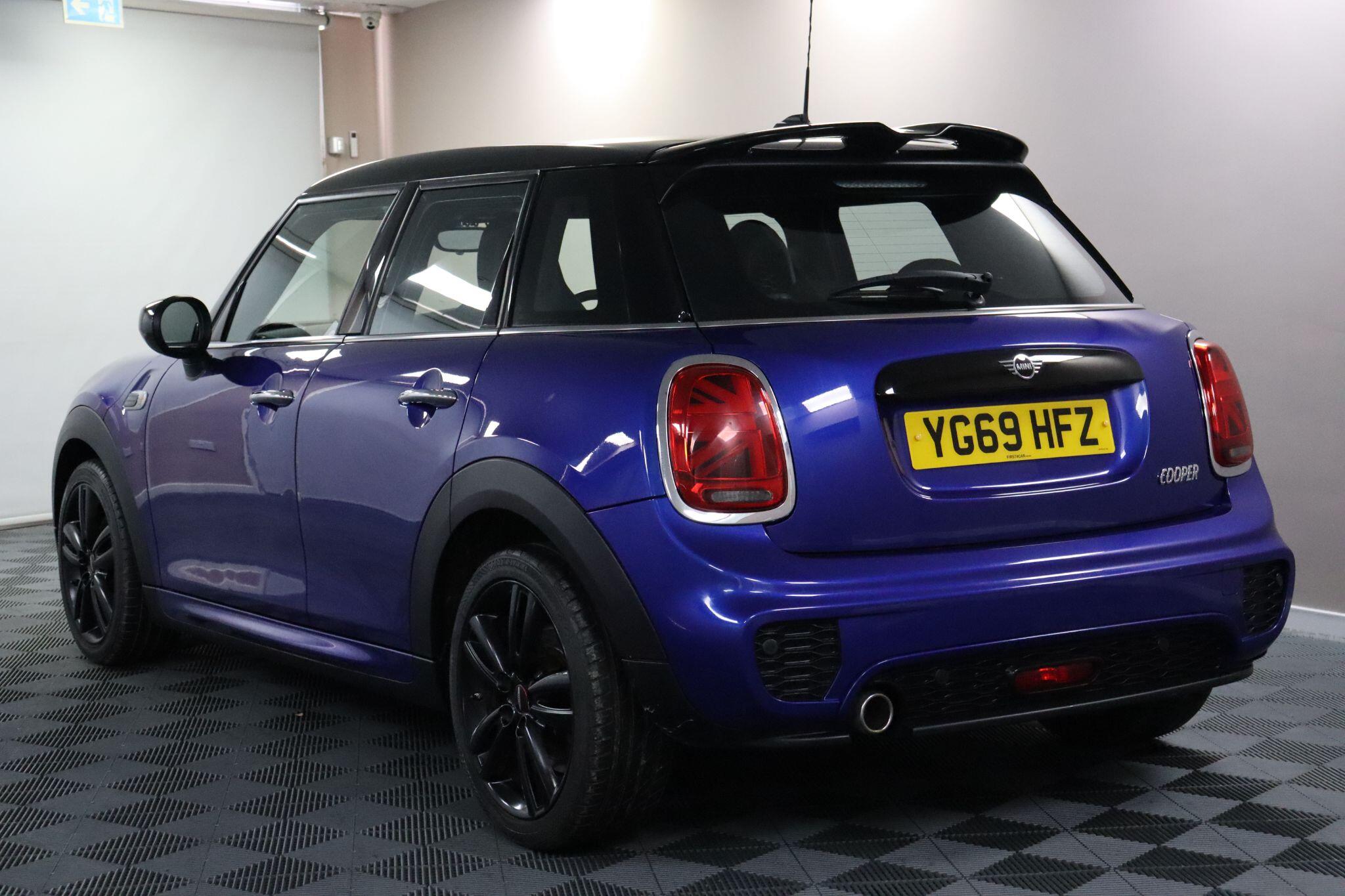 Mini Hatch view 10