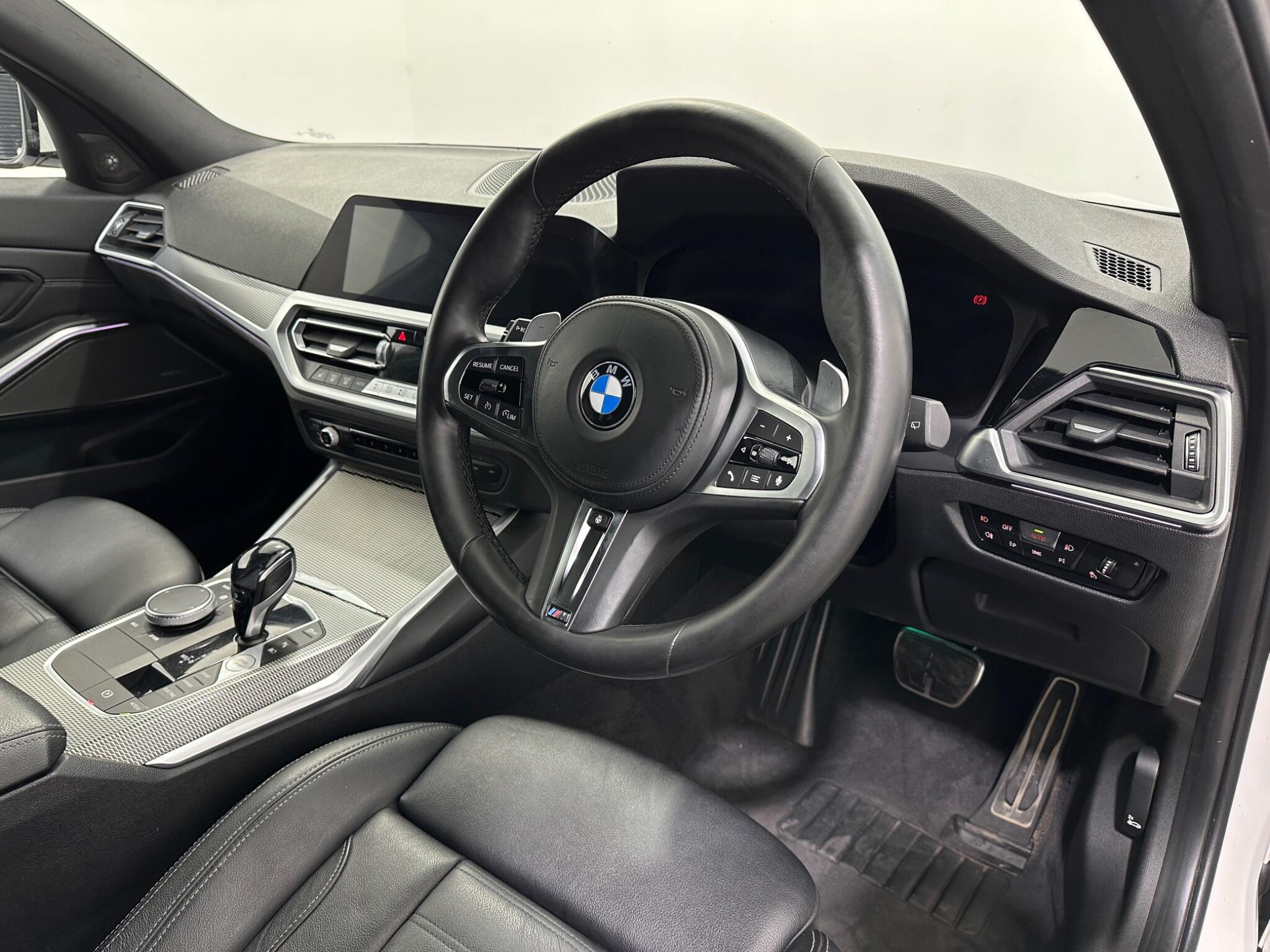 BMW 3 Series view 11
