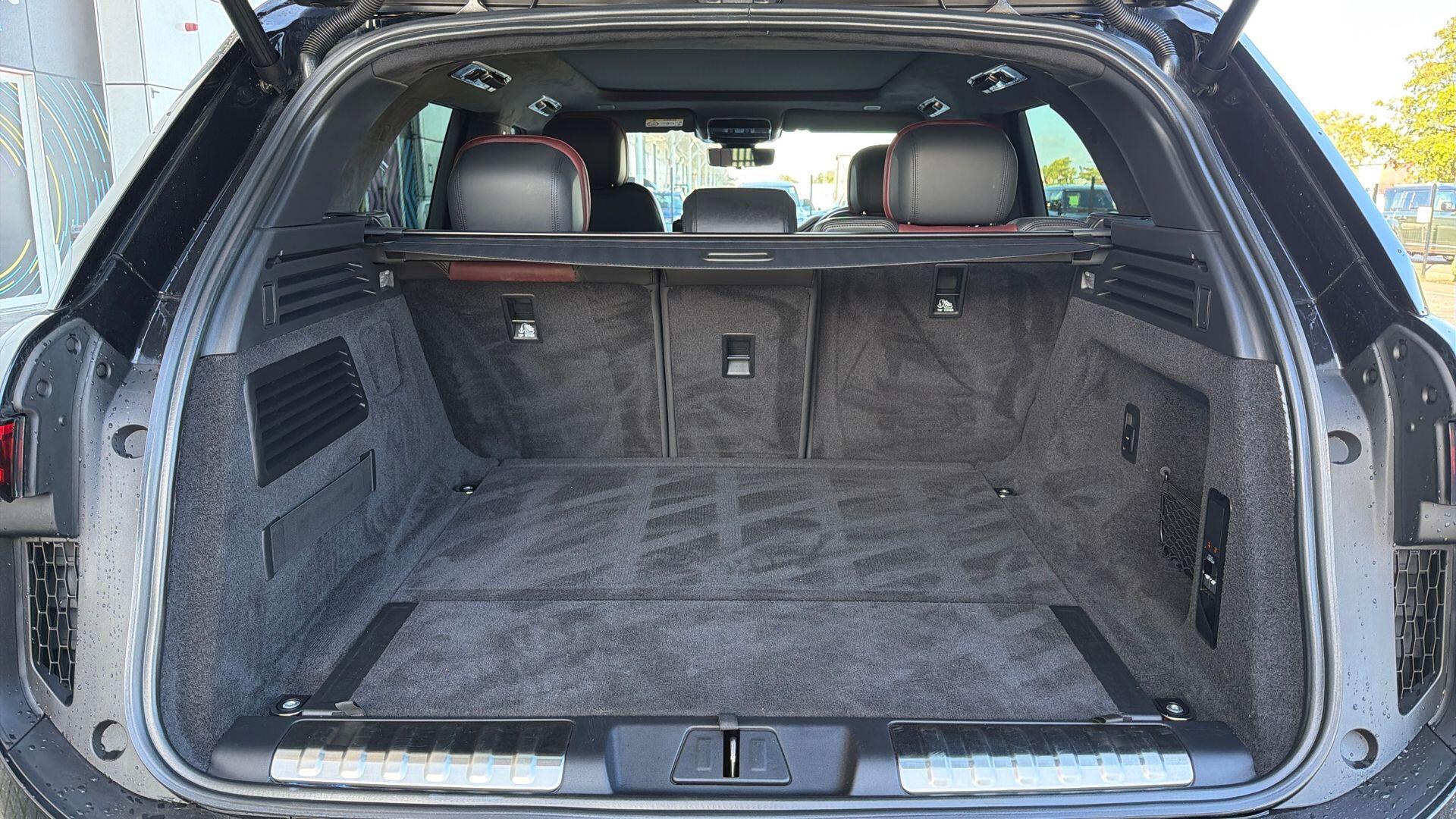 Land Rover Range Rover Sport view 10