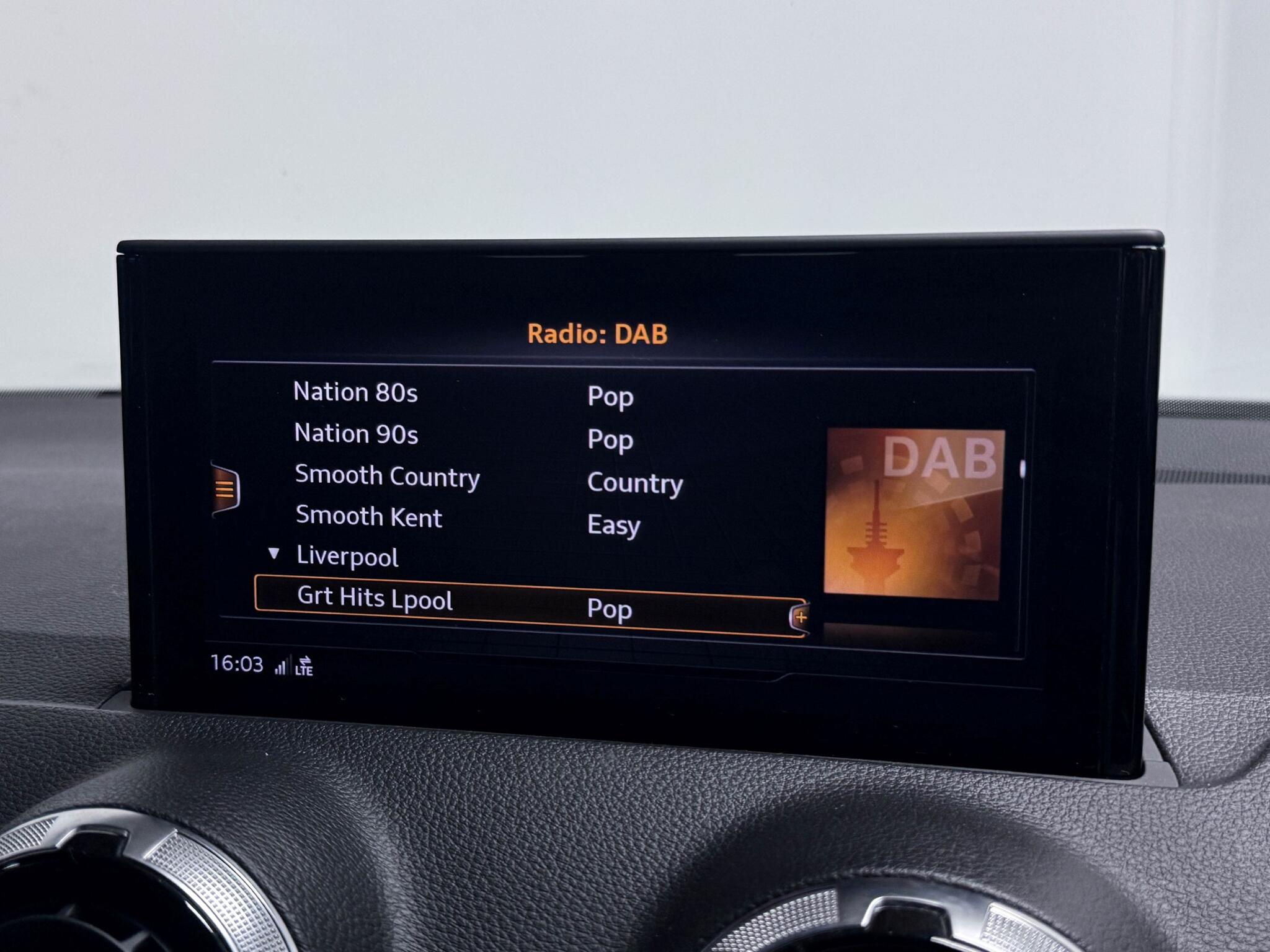 Audi SQ2 view 48
