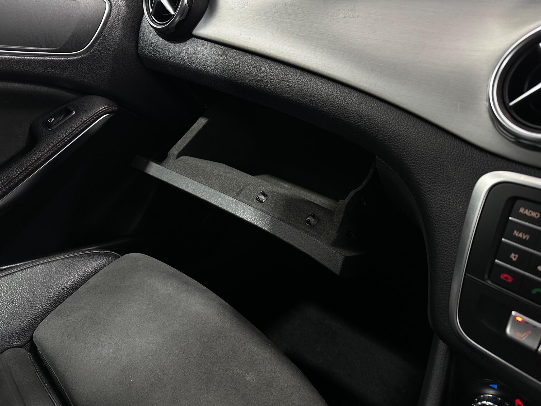 Mercedes-Benz Gla view 28