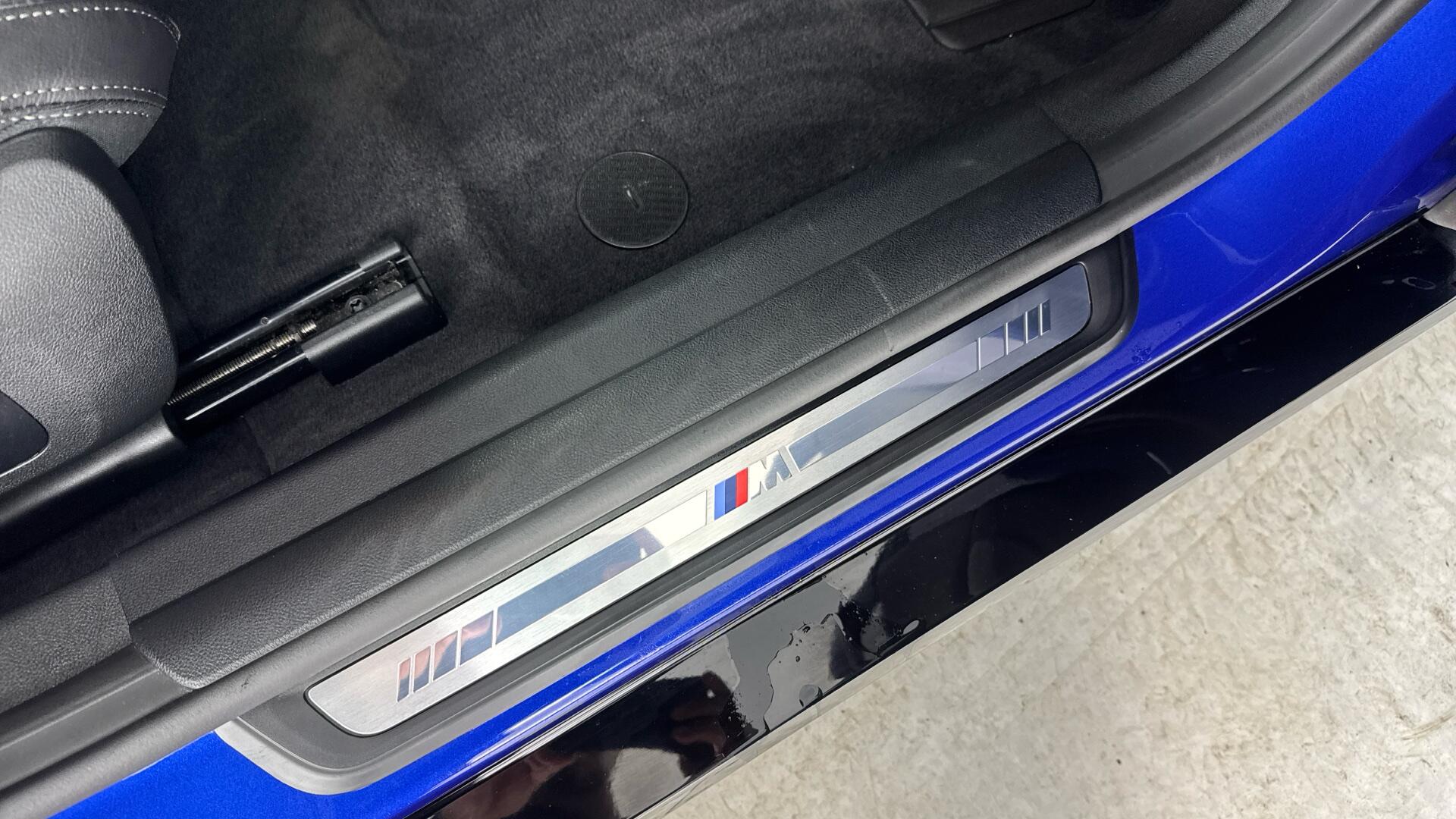 BMW I4 view 18