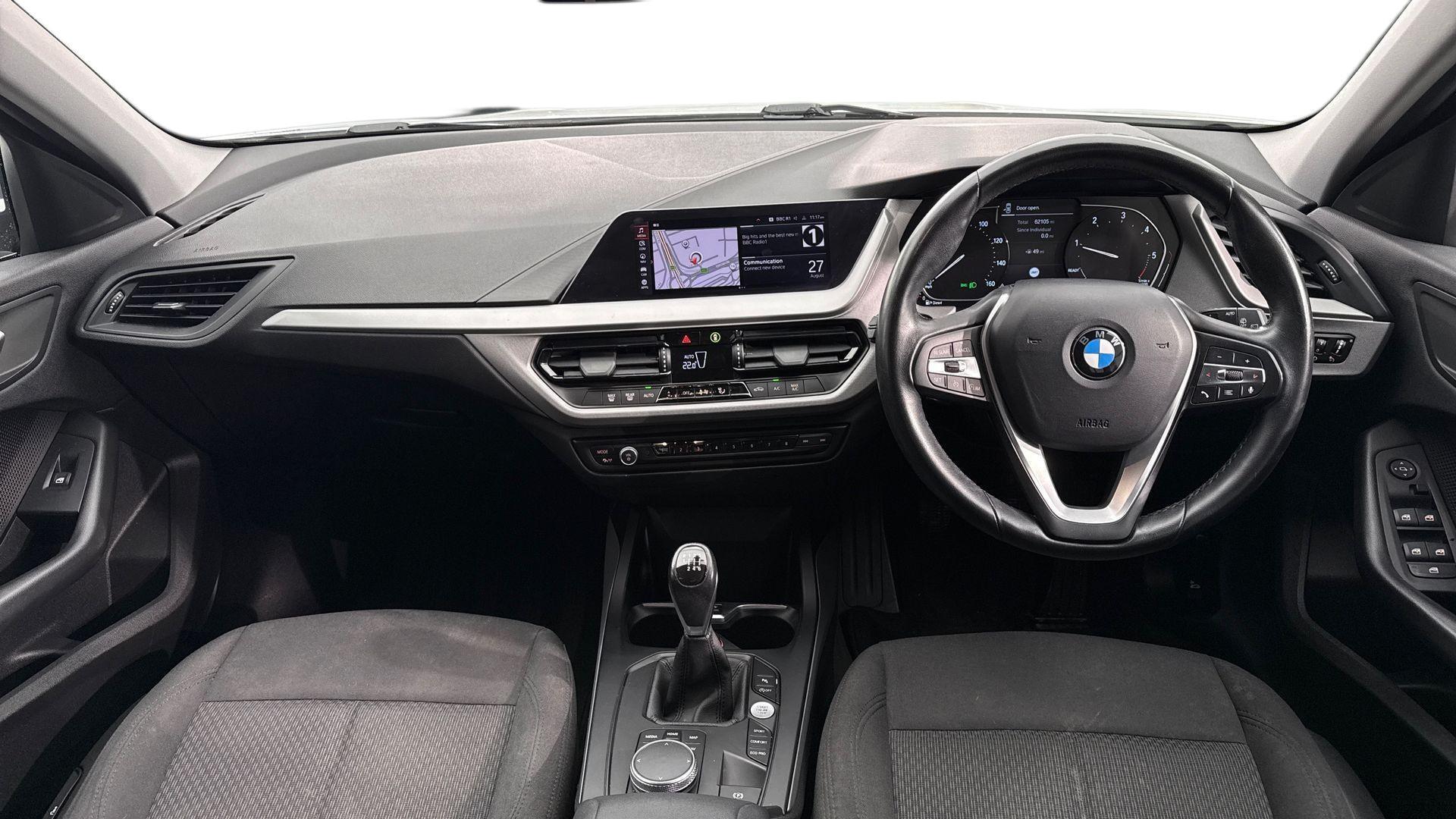 BMW 1 Series view 4