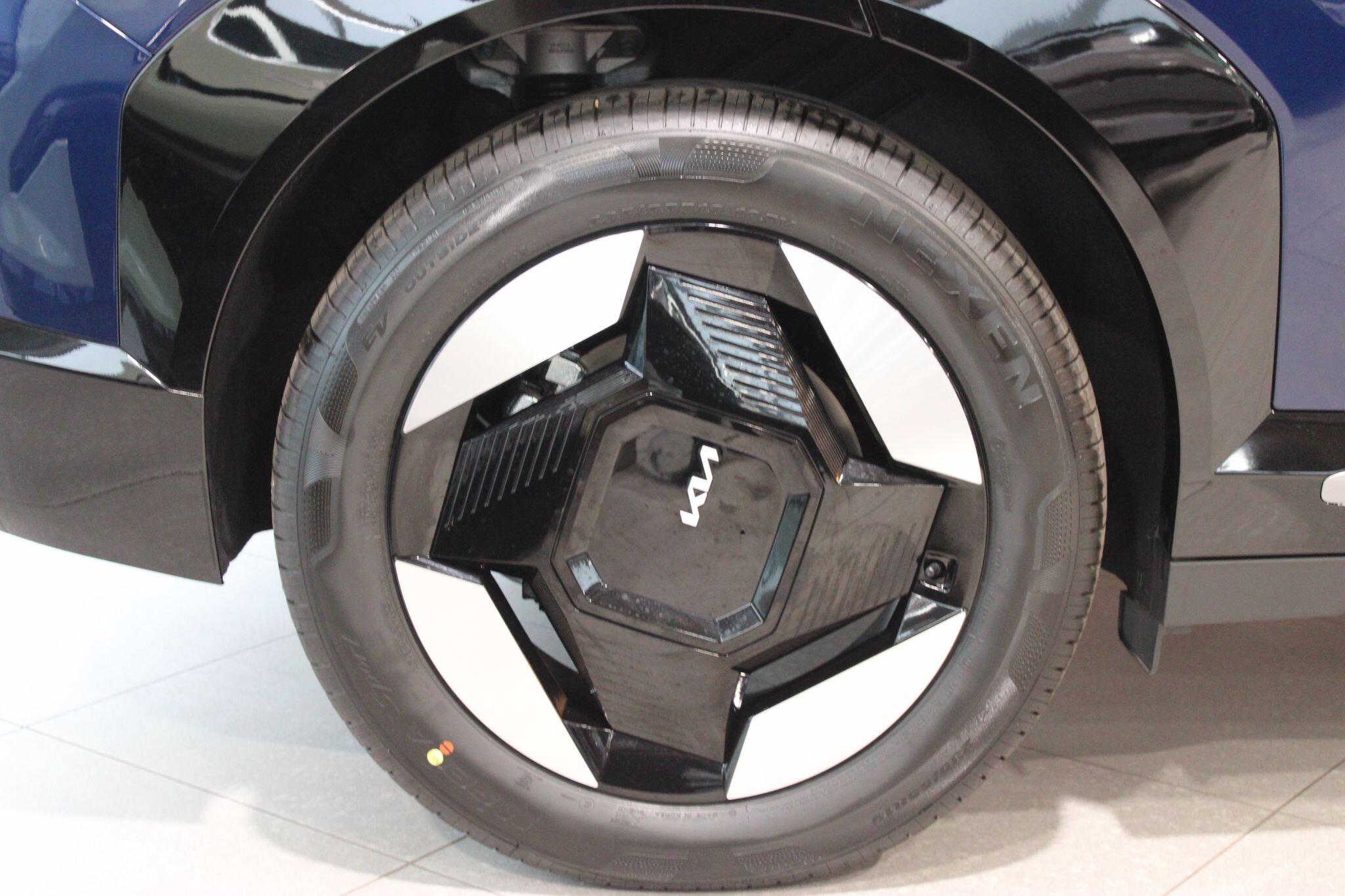 Kia EV5 view 5