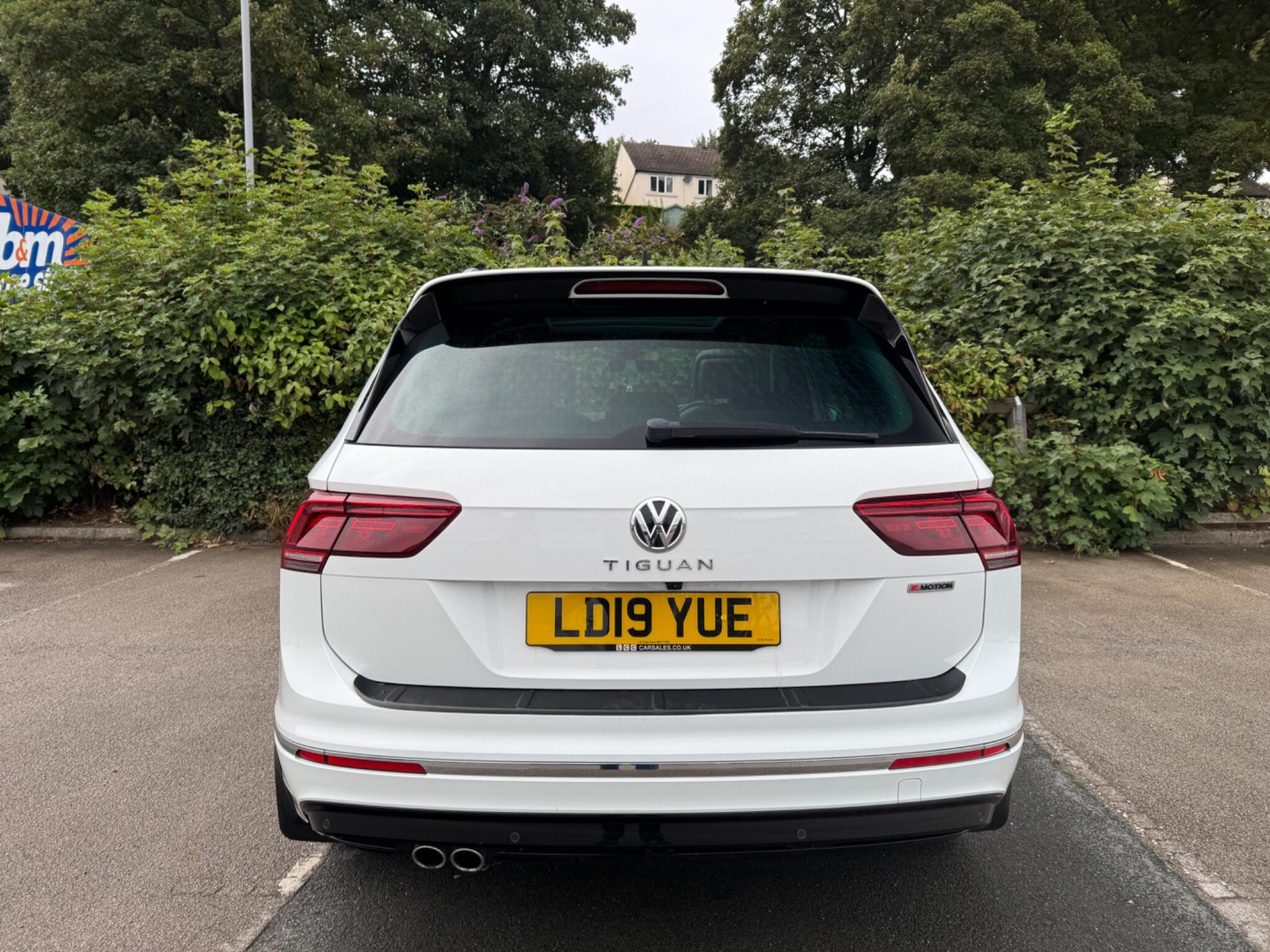 Volkswagen Tiguan view 6