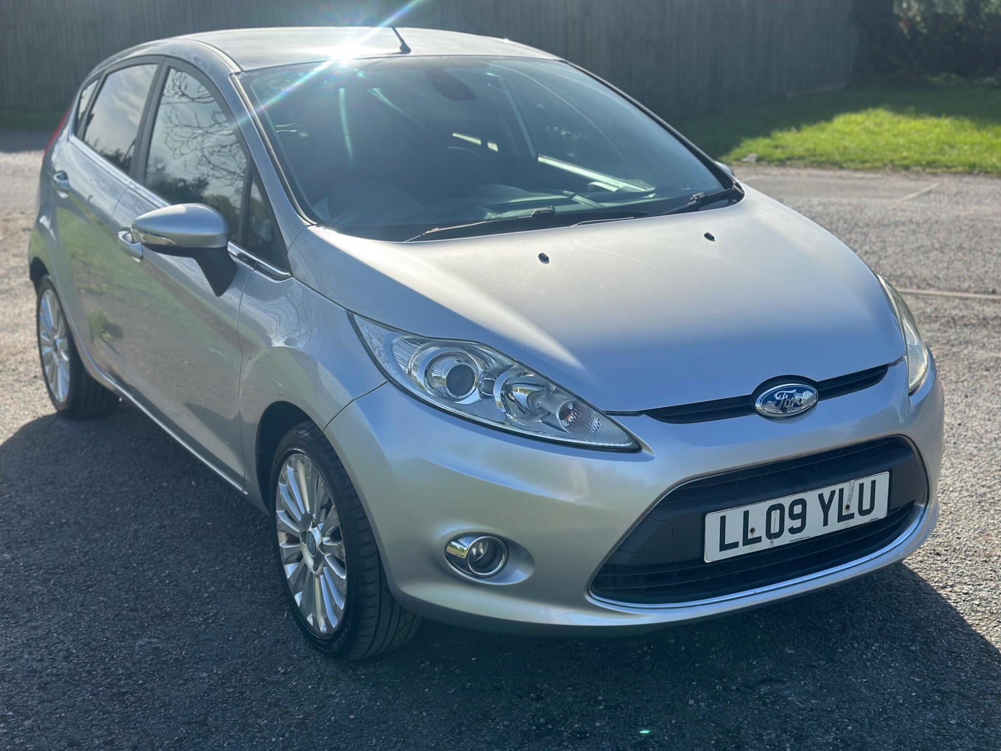 2009 Ford Fiesta in Silver for sale