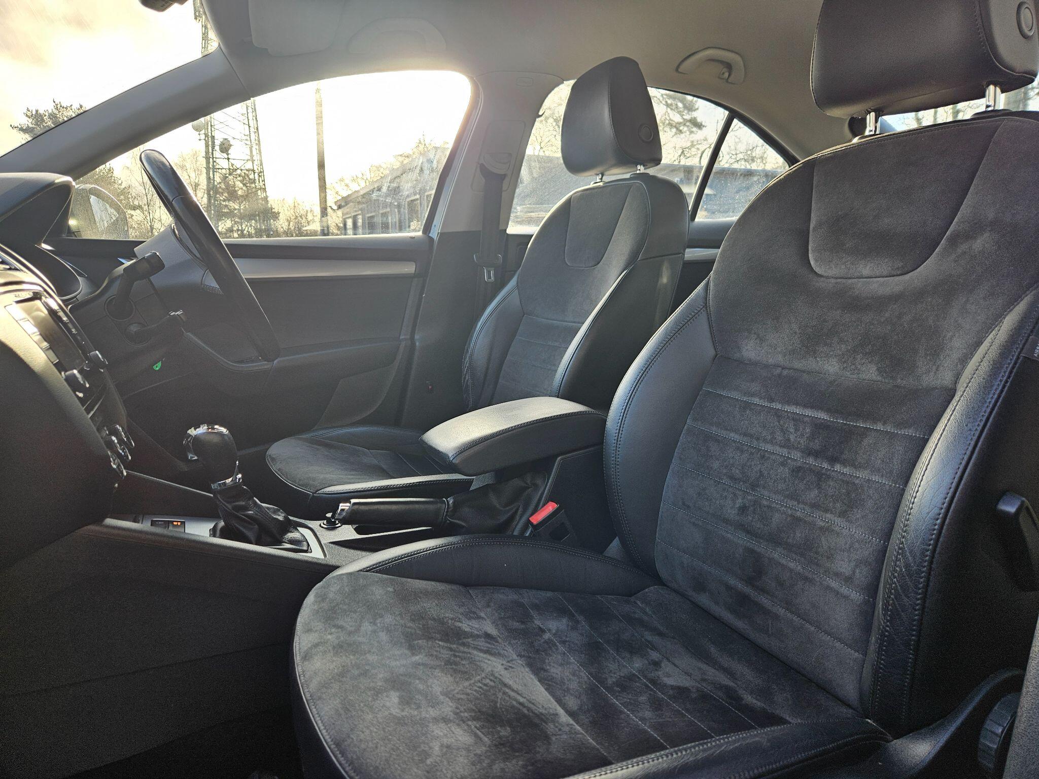 2015 Skoda Octavia image 18