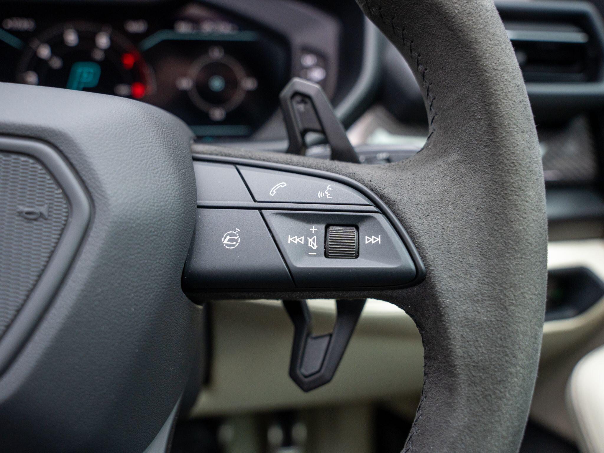 Lamborghini Urus view 17
