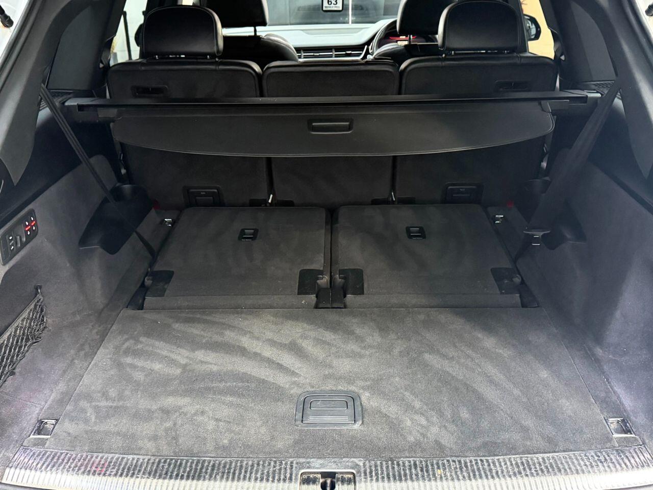 Audi Q7 view 26