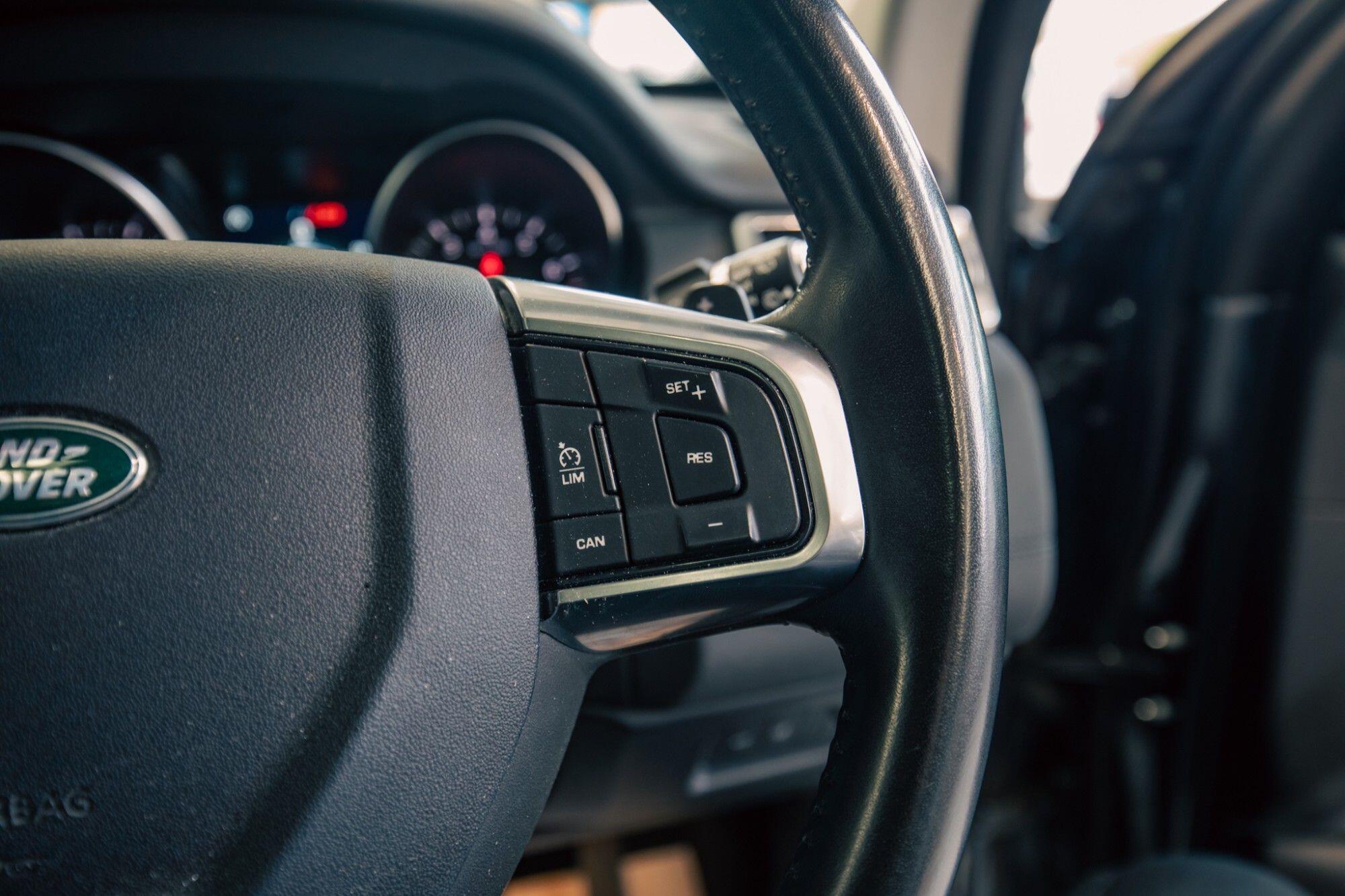 Land Rover Discovery Sport view 13