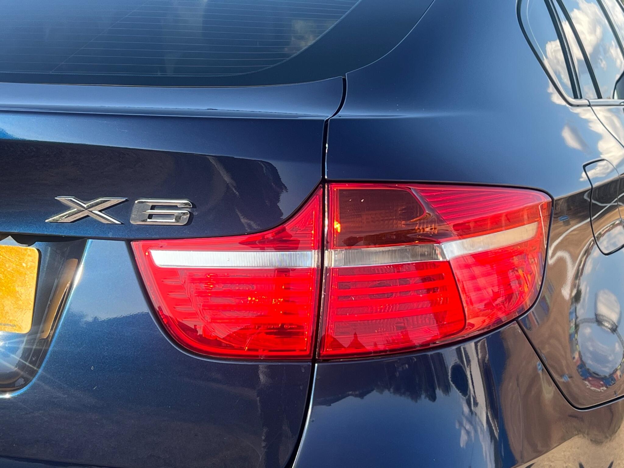 BMW X6 view 12