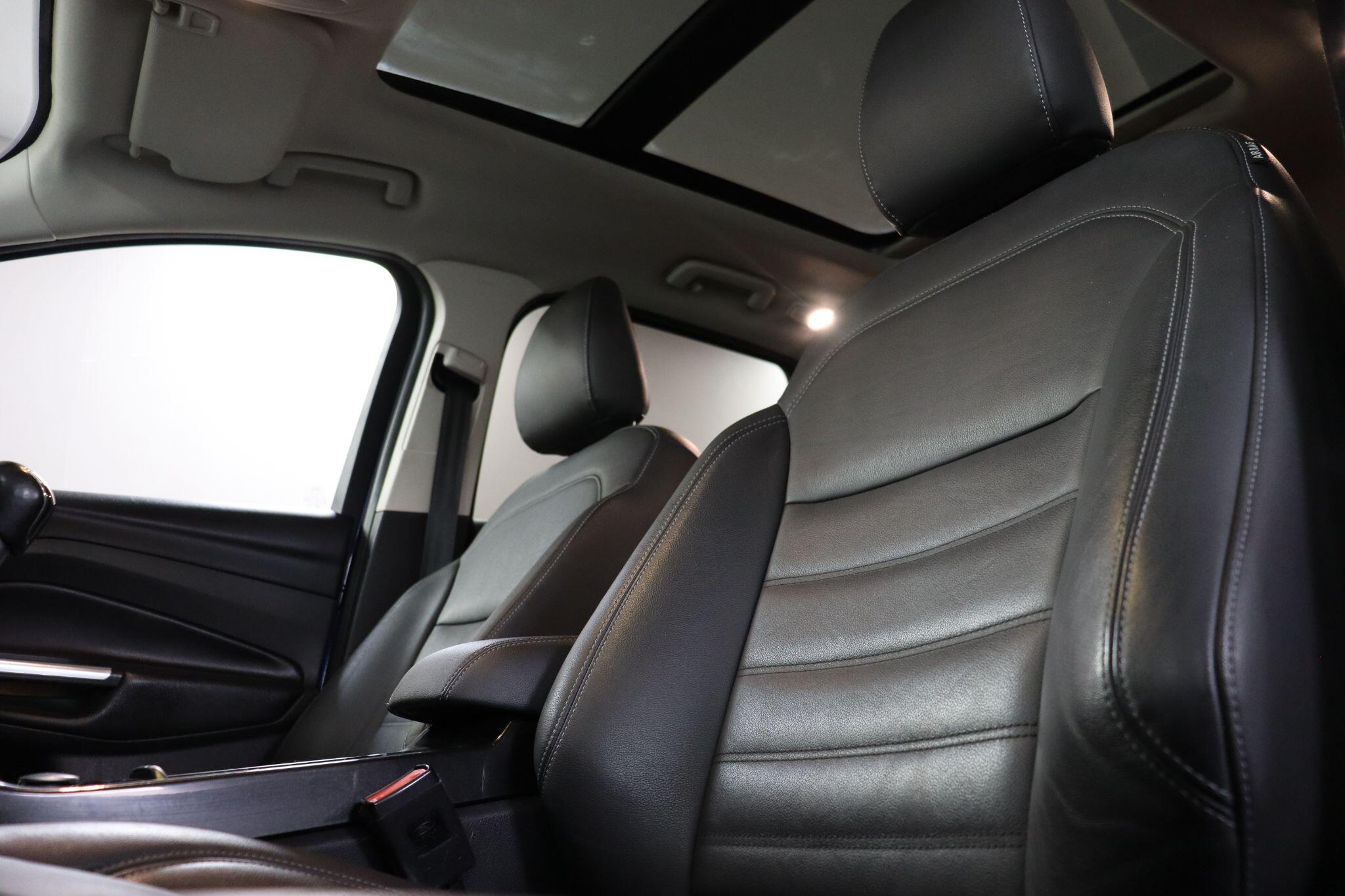 Ford Kuga view 35