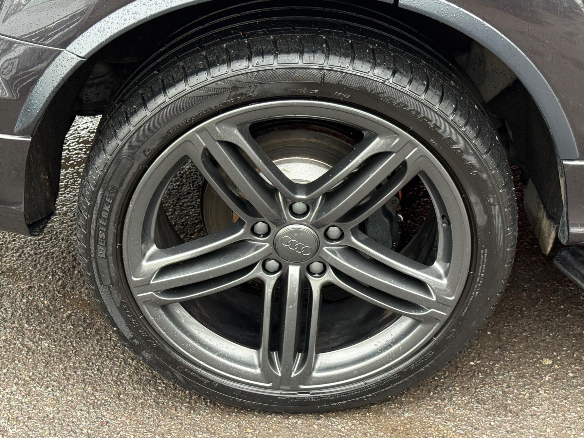 Audi Q7 - Image 28