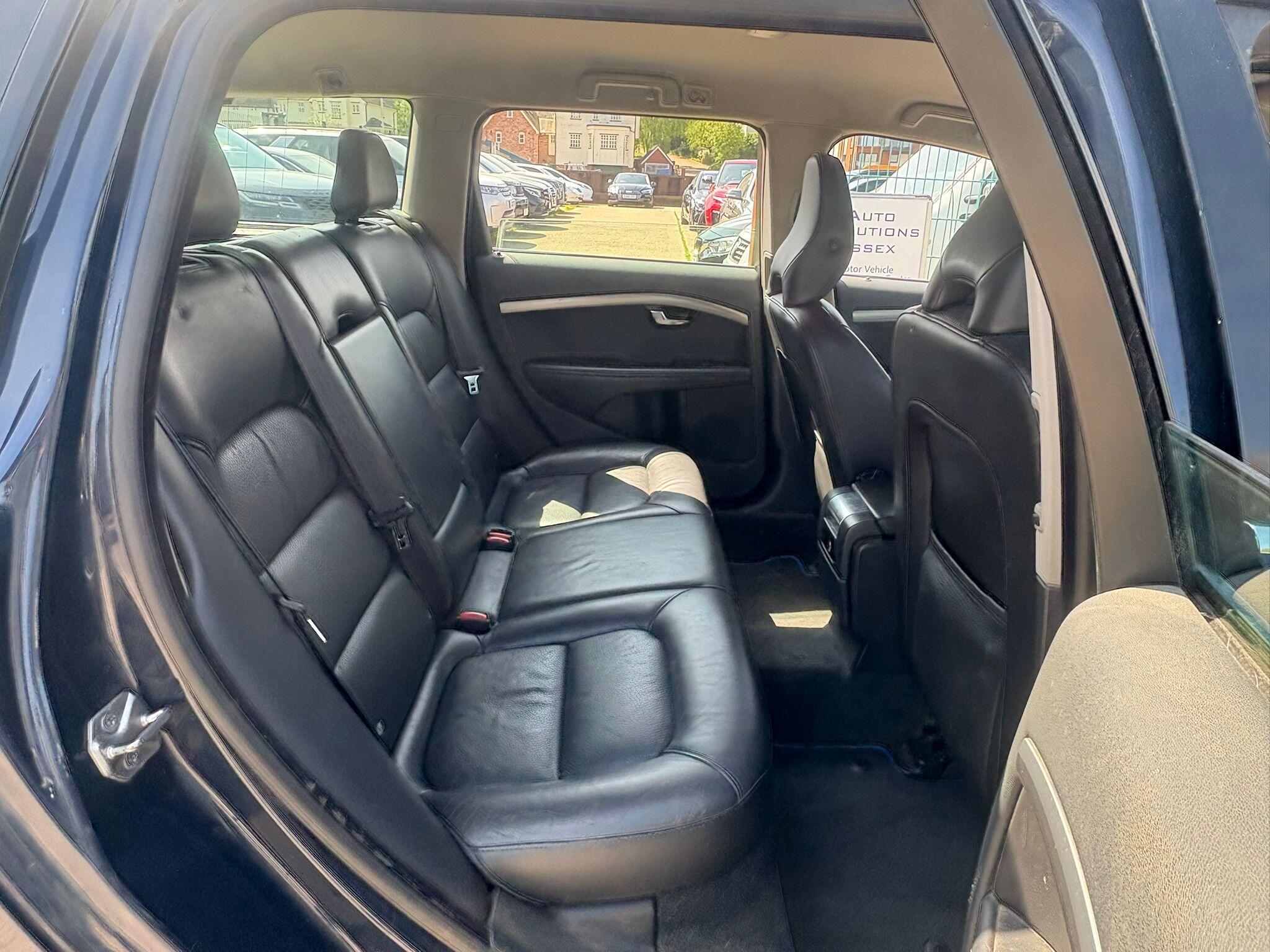 Volvo V70 view 12