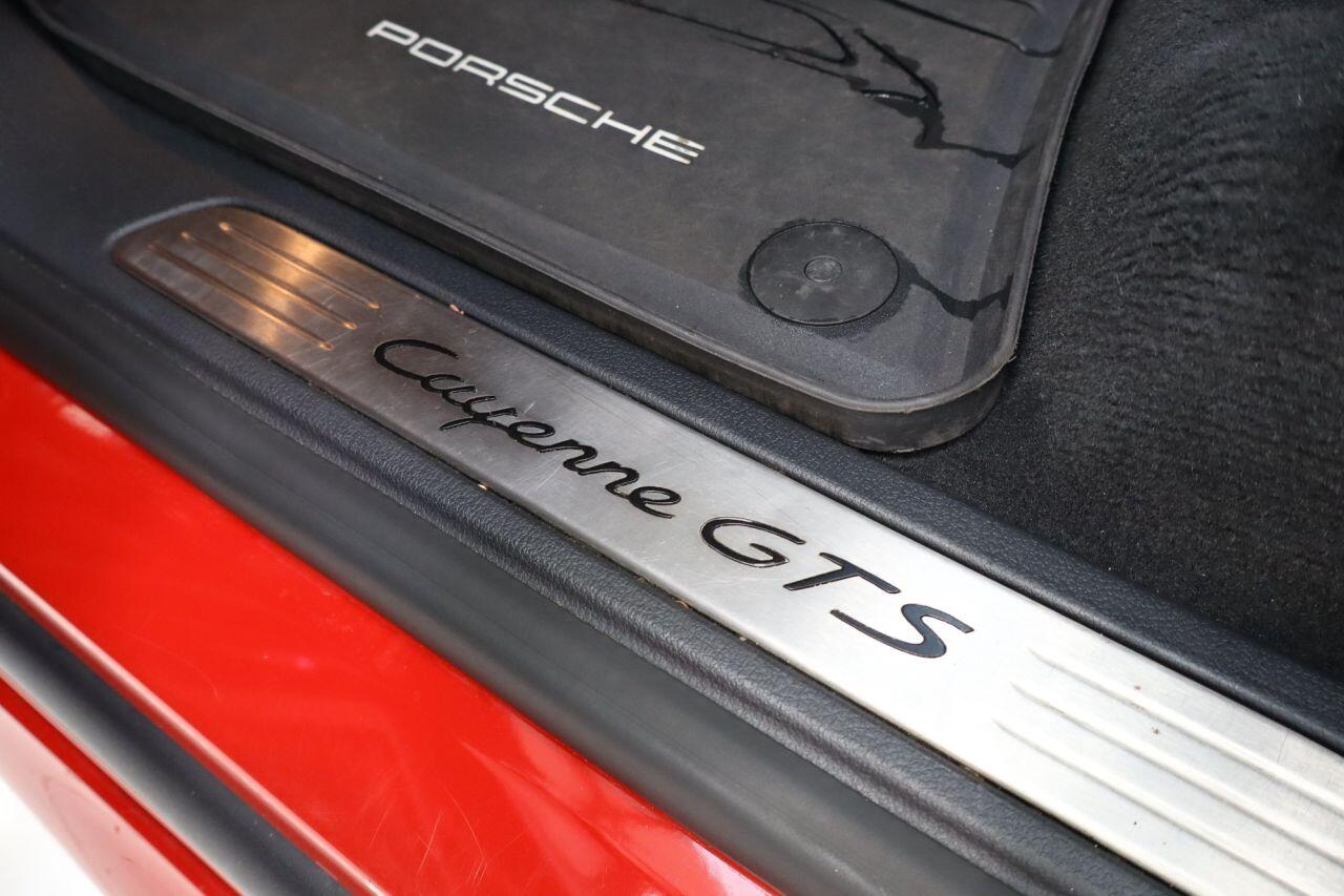 Porsche Cayenne view 17