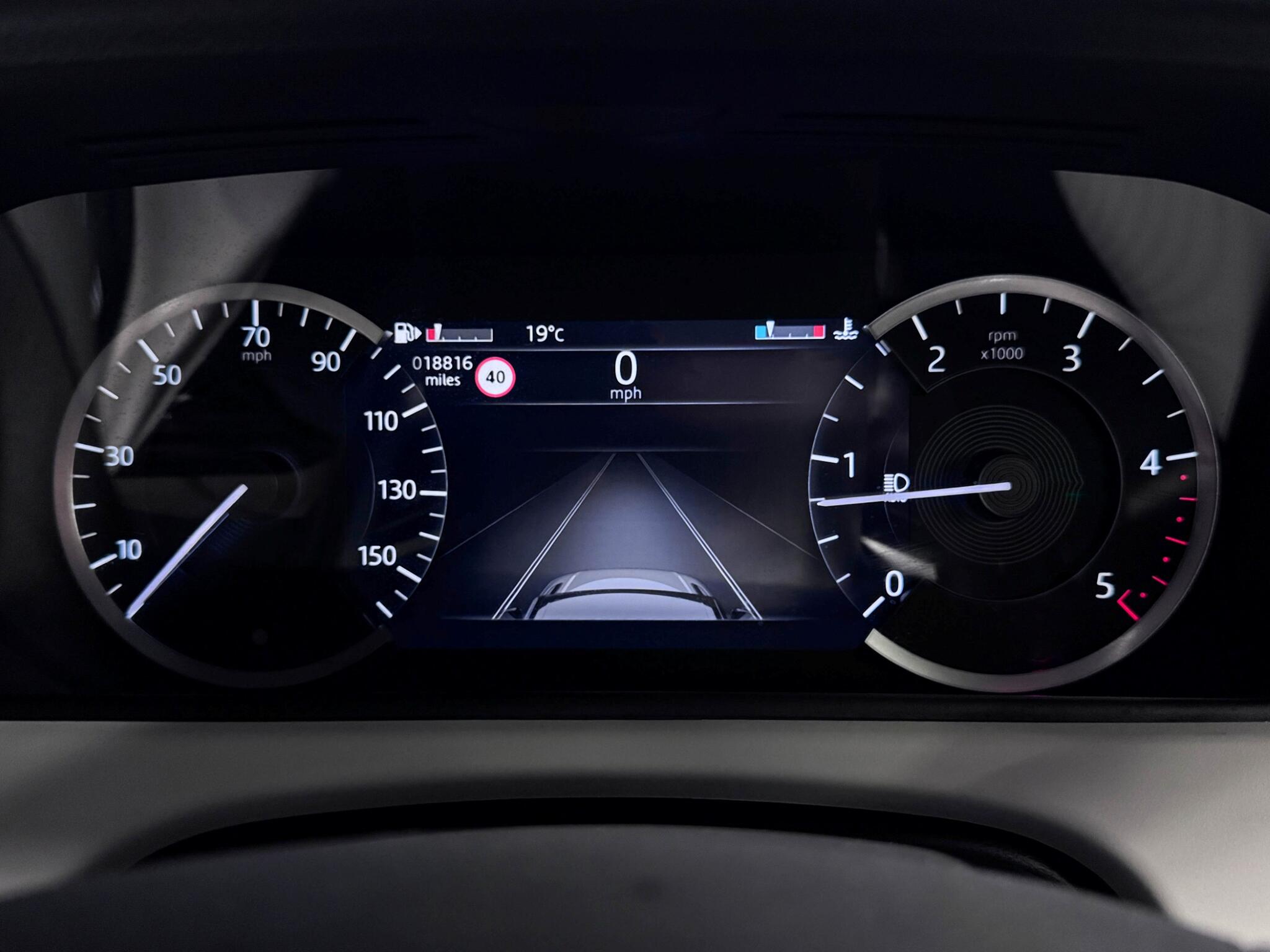 Land Rover Range Rover Velar view 13