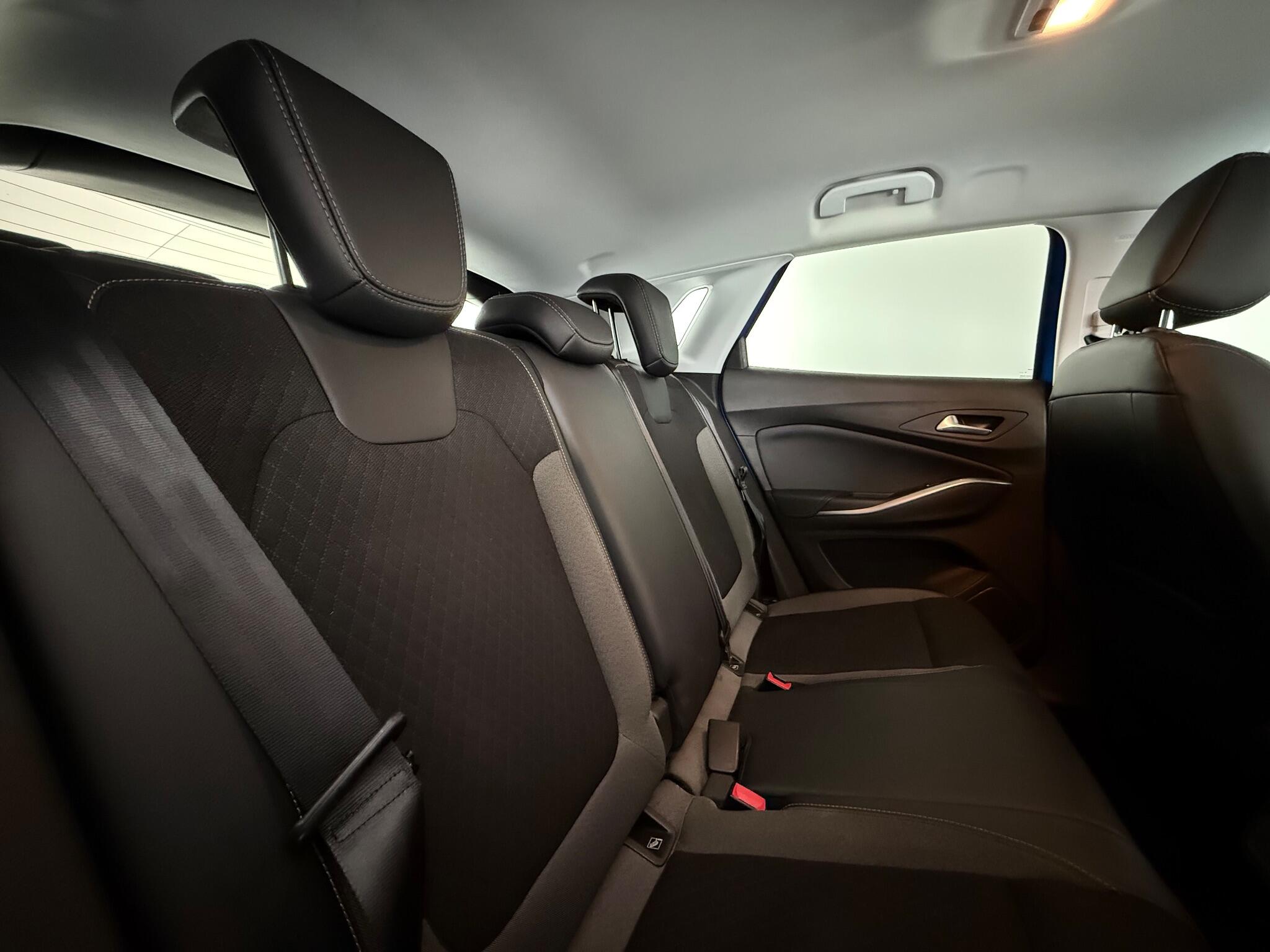Vauxhall Grandland view 15