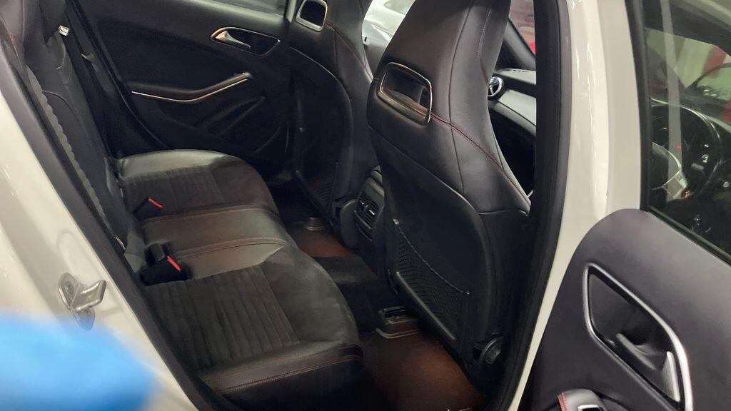 Mercedes-Benz Gla view 3