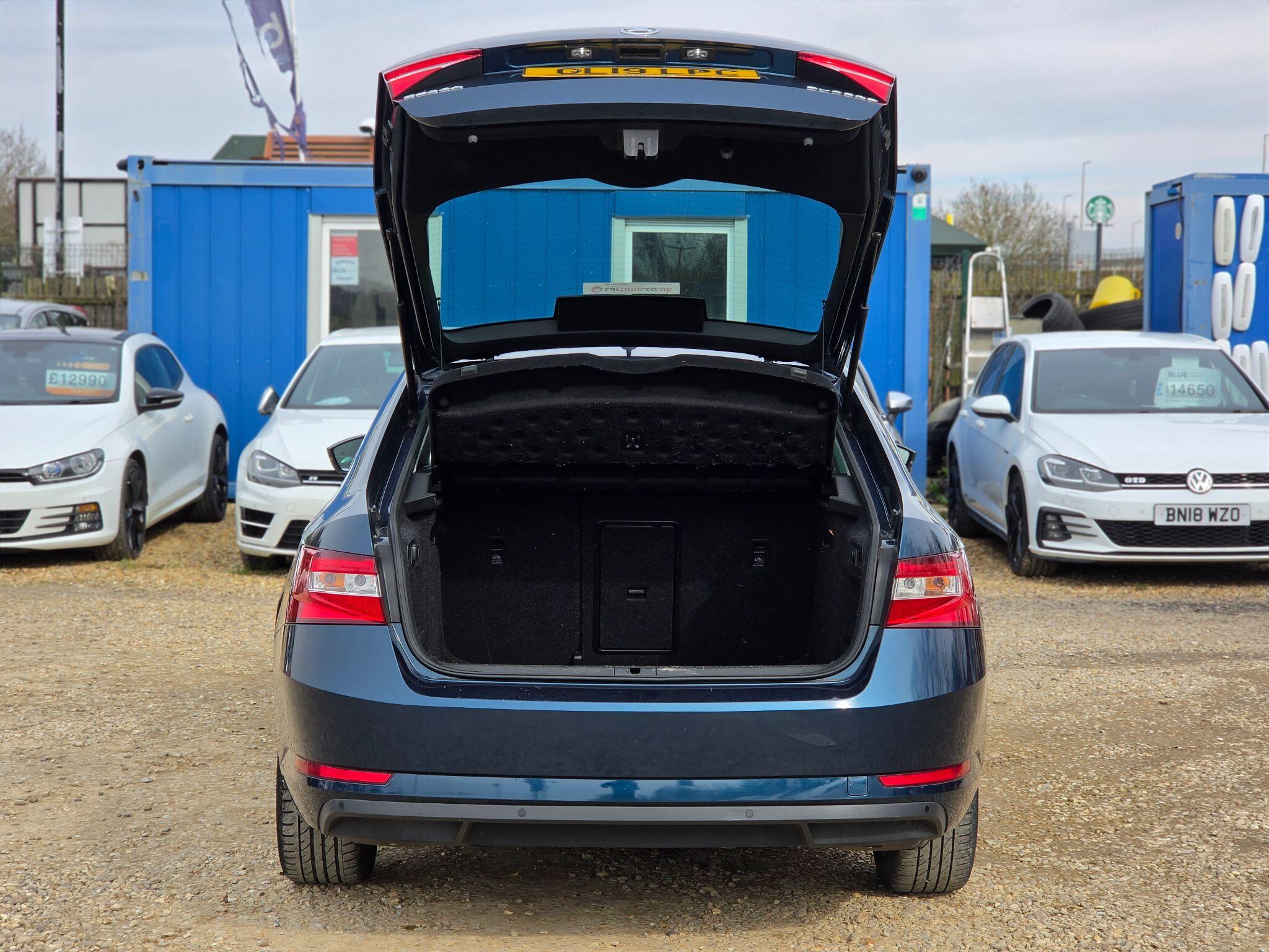 Skoda Superb view 30