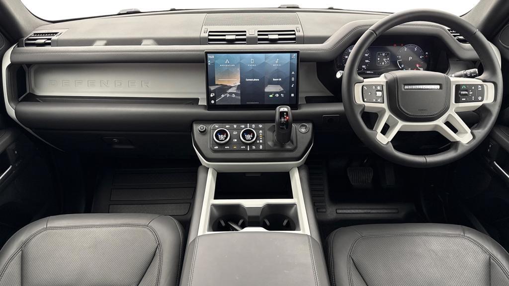 Land Rover Defender view 9