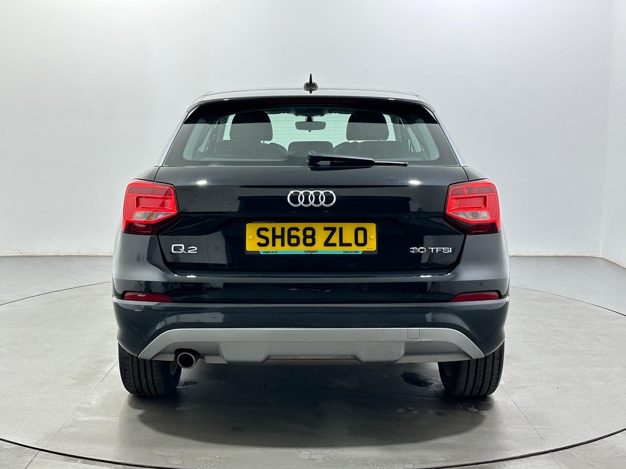 Audi Q2 view 7