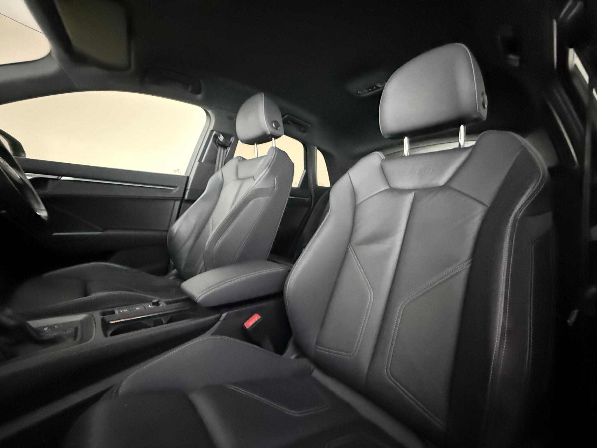 Audi Q3 view 33