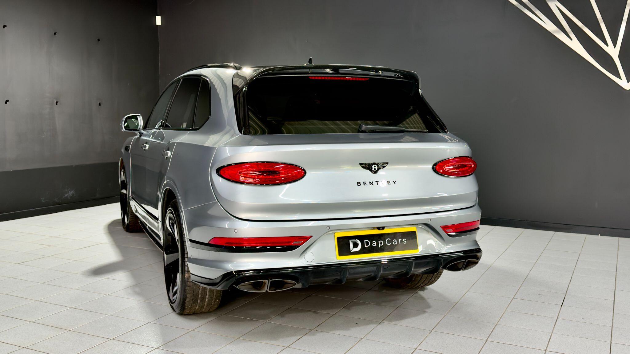 Bentley Bentayga view 4
