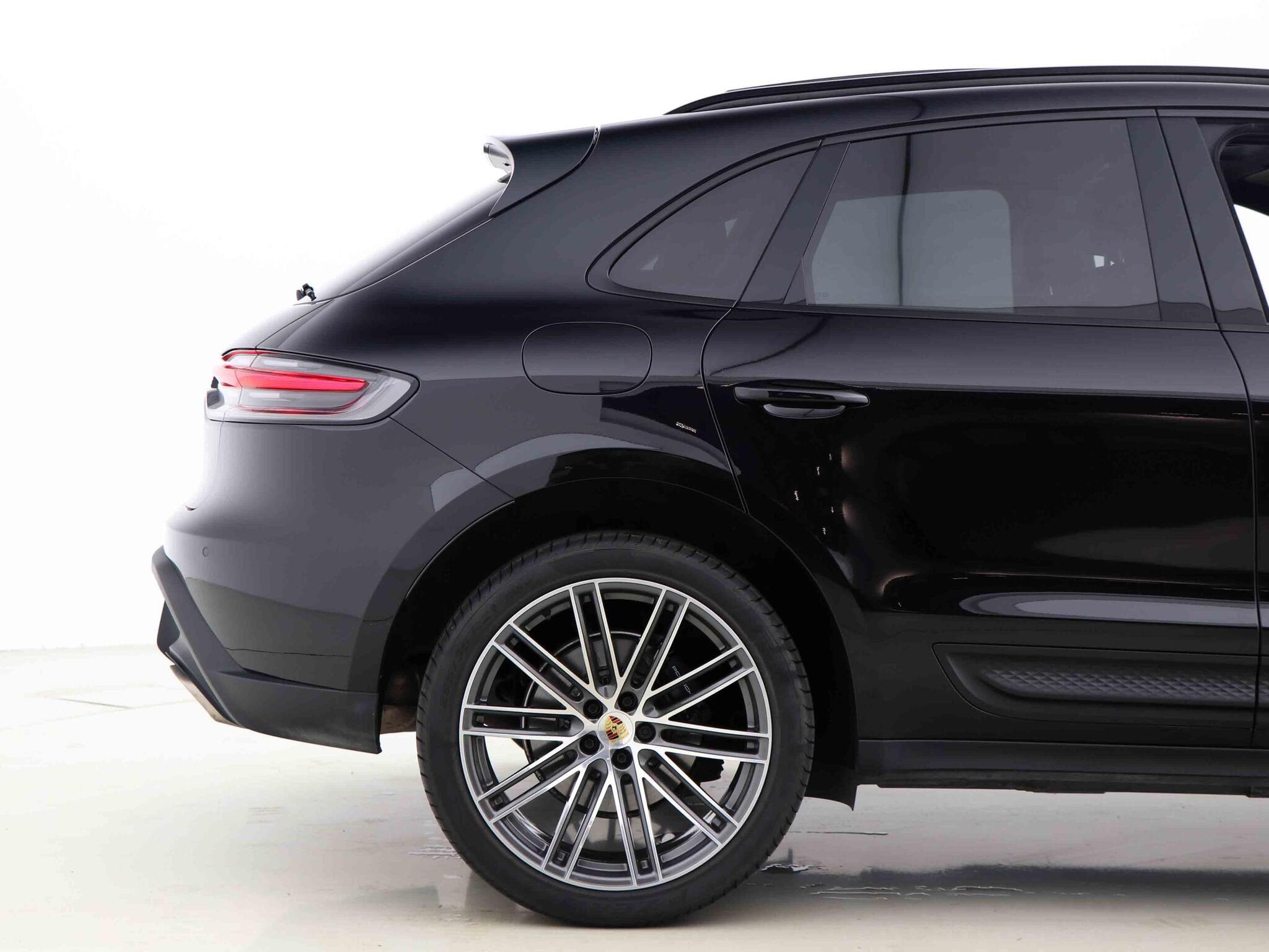 Porsche Macan view 16