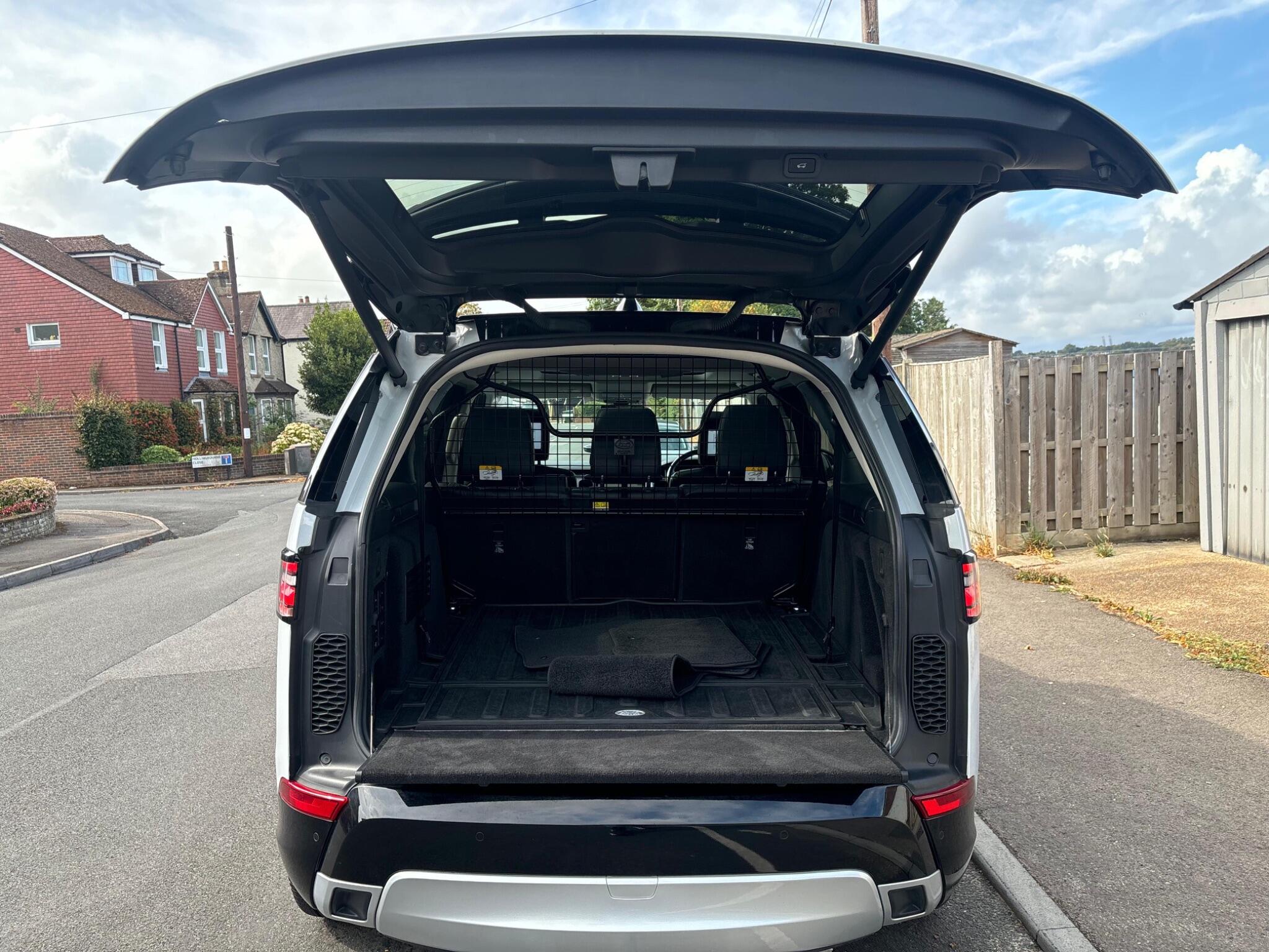 Land Rover Discovery 3 view 39